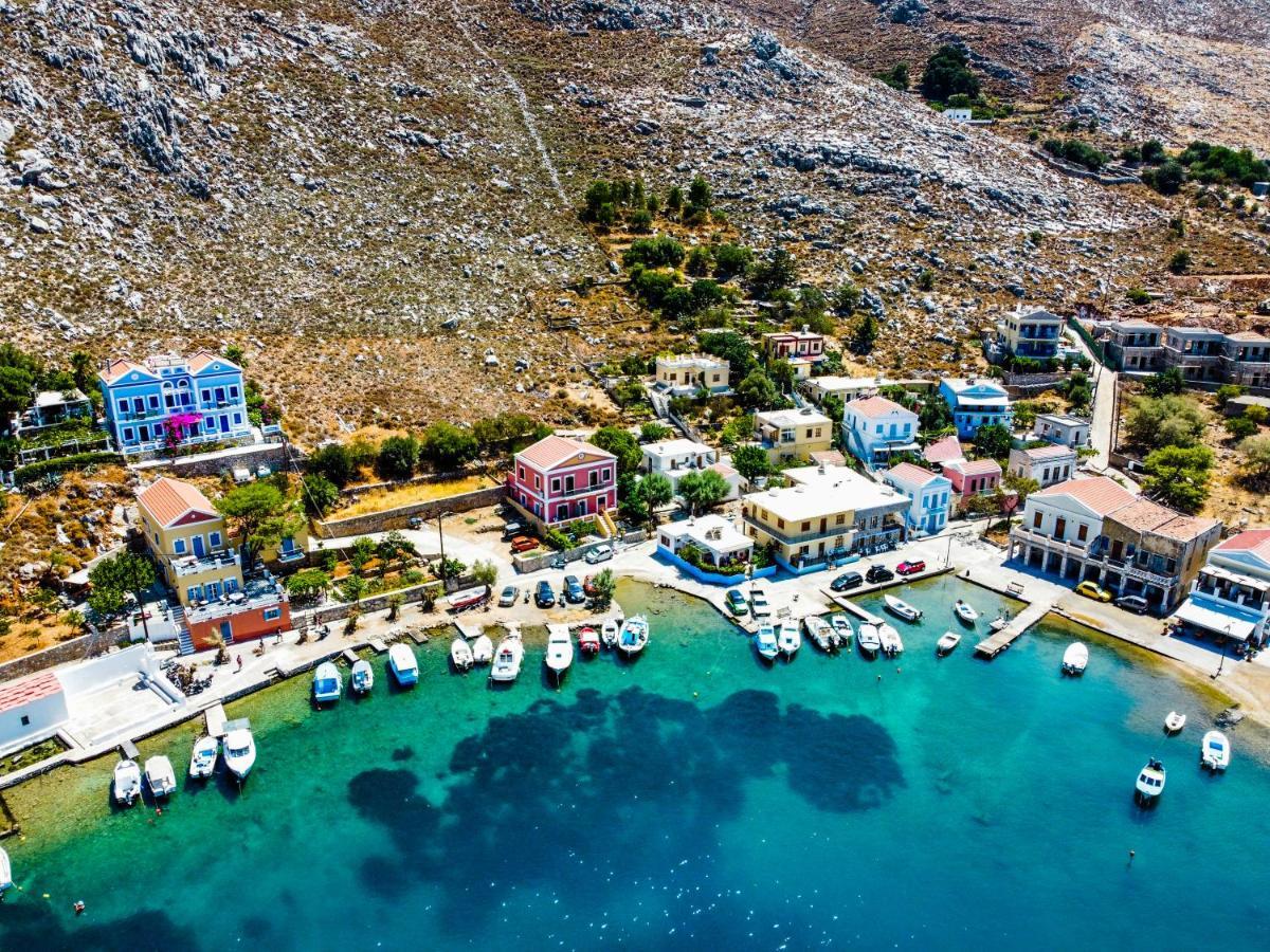 Royal Pedi * Symi