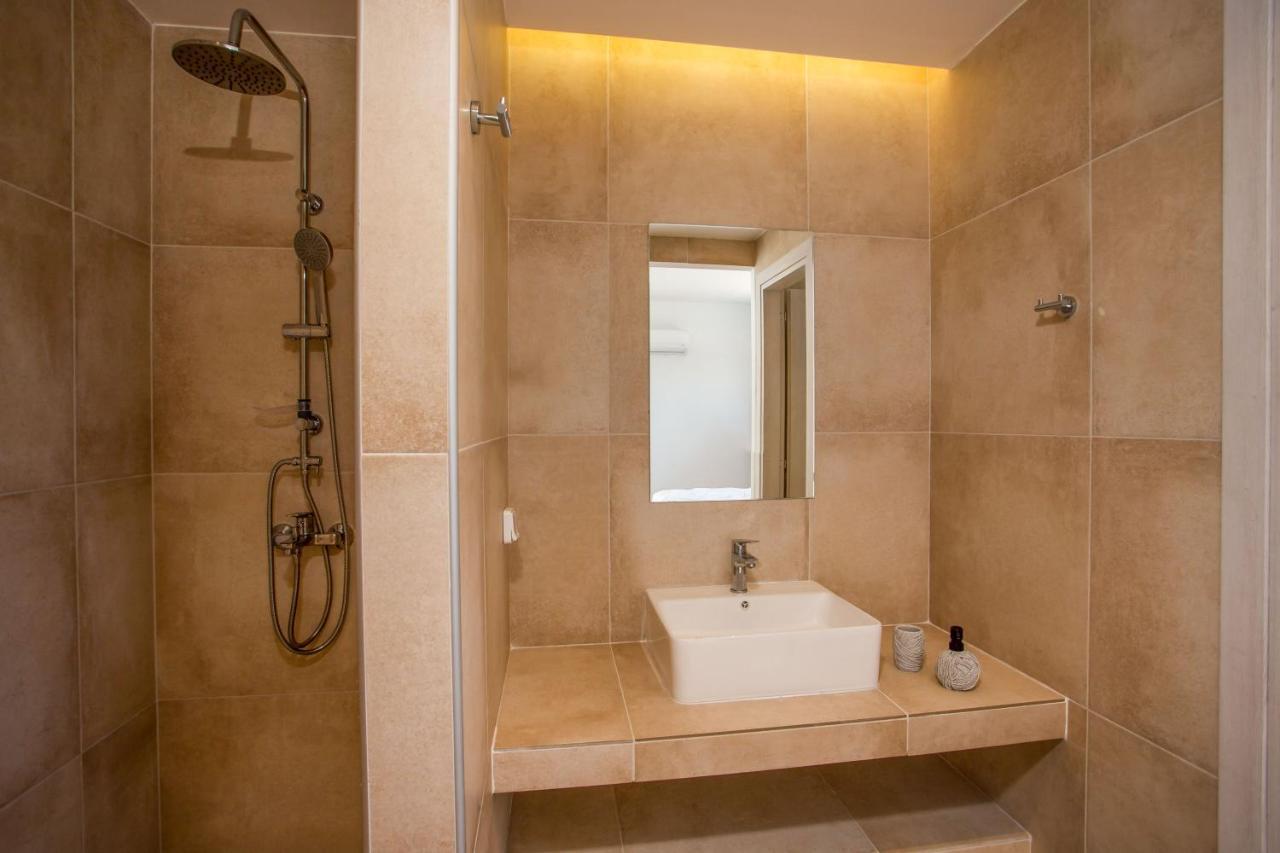 New Brand Villas: Beachside Retreat With And Heated Pool *