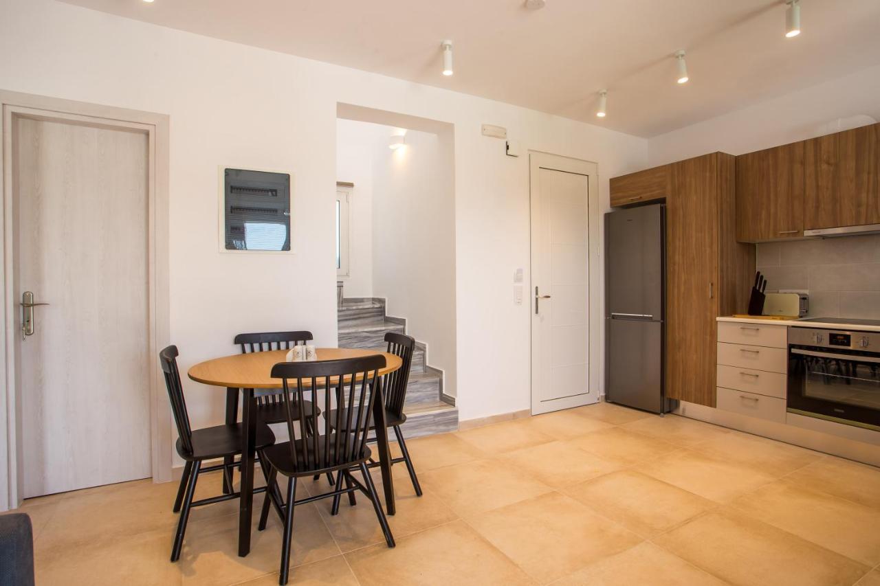 Villa New Brand Villas: Beachside Retreat With And Heated Pool *