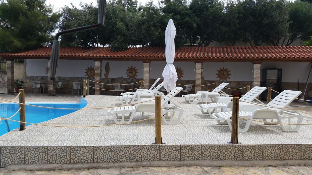 Gorgona * Aghios Emilianos (Peloponnese)
