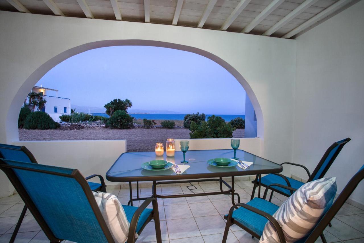 Zeta * Chrisi Akti (Paros)