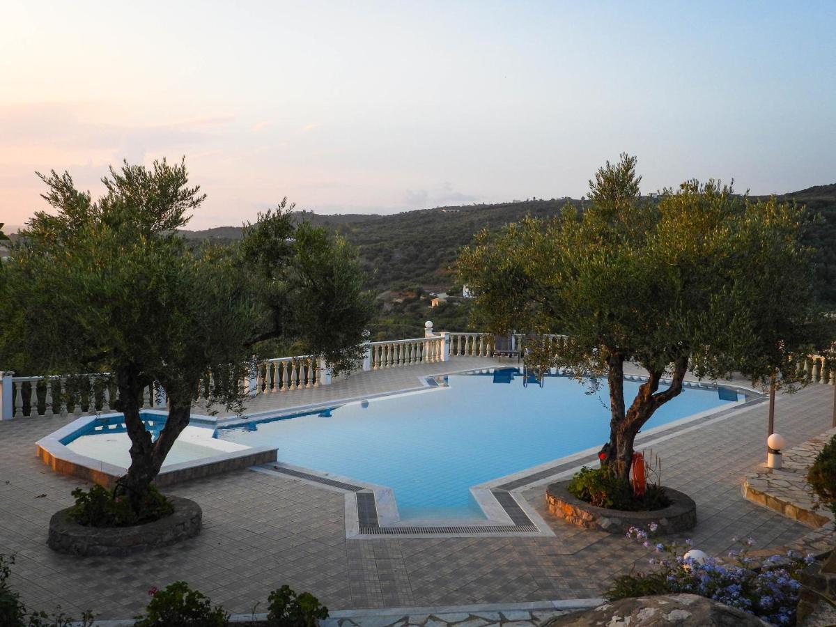 Aparthotel Thanos Village