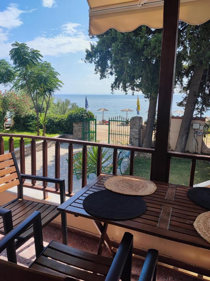 Mina's House Beachfront