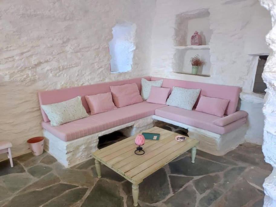 Owl's Nest/the Pink Otzias