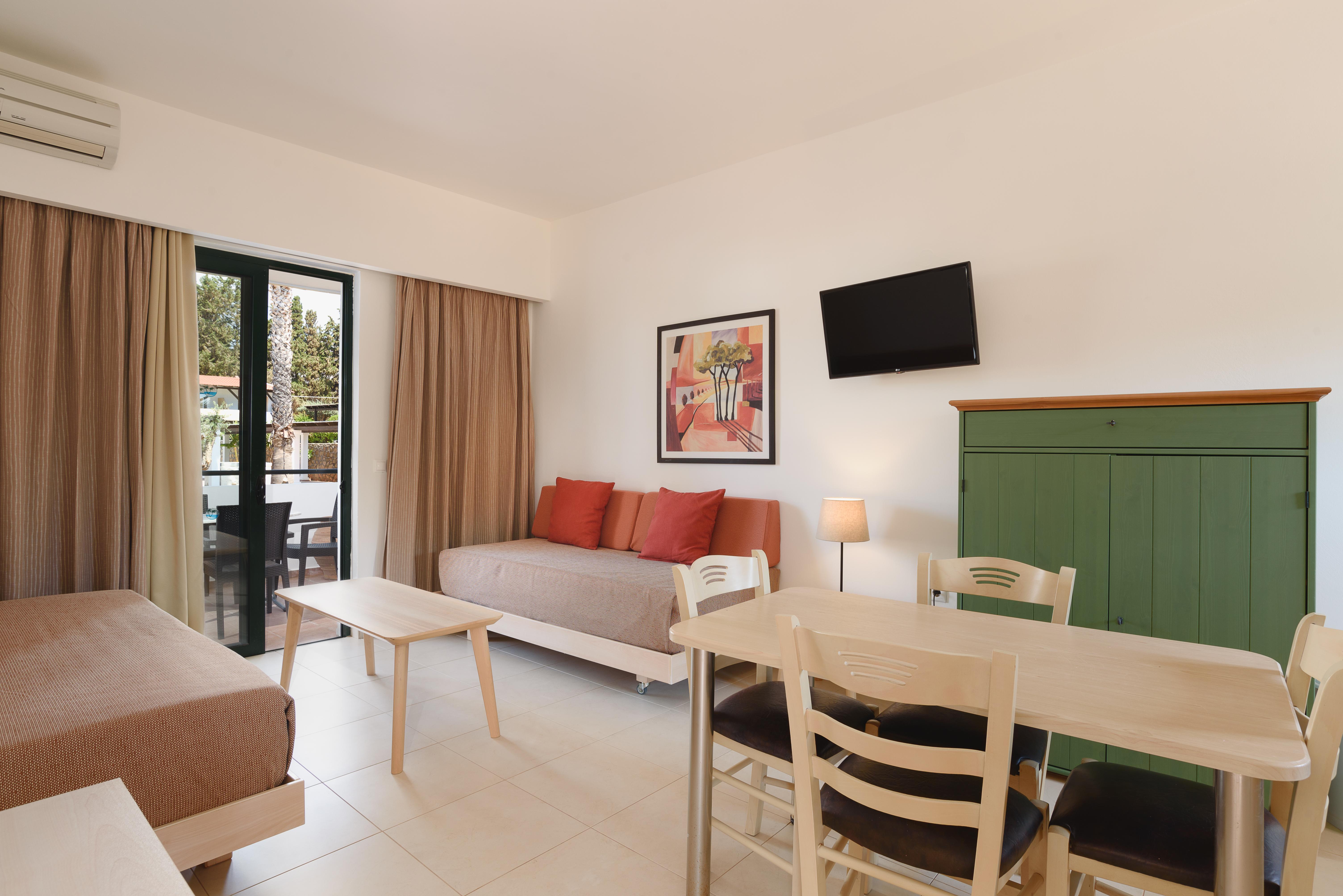 Aparthotel Pefkos Village 3*