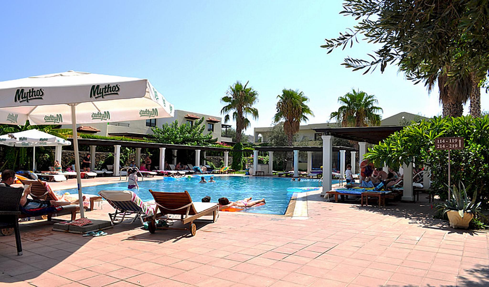 Pefkos Village Aparthotel 3*