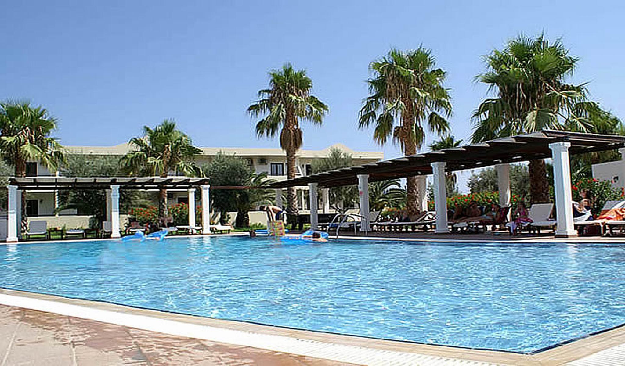 Pefkos Village 3*