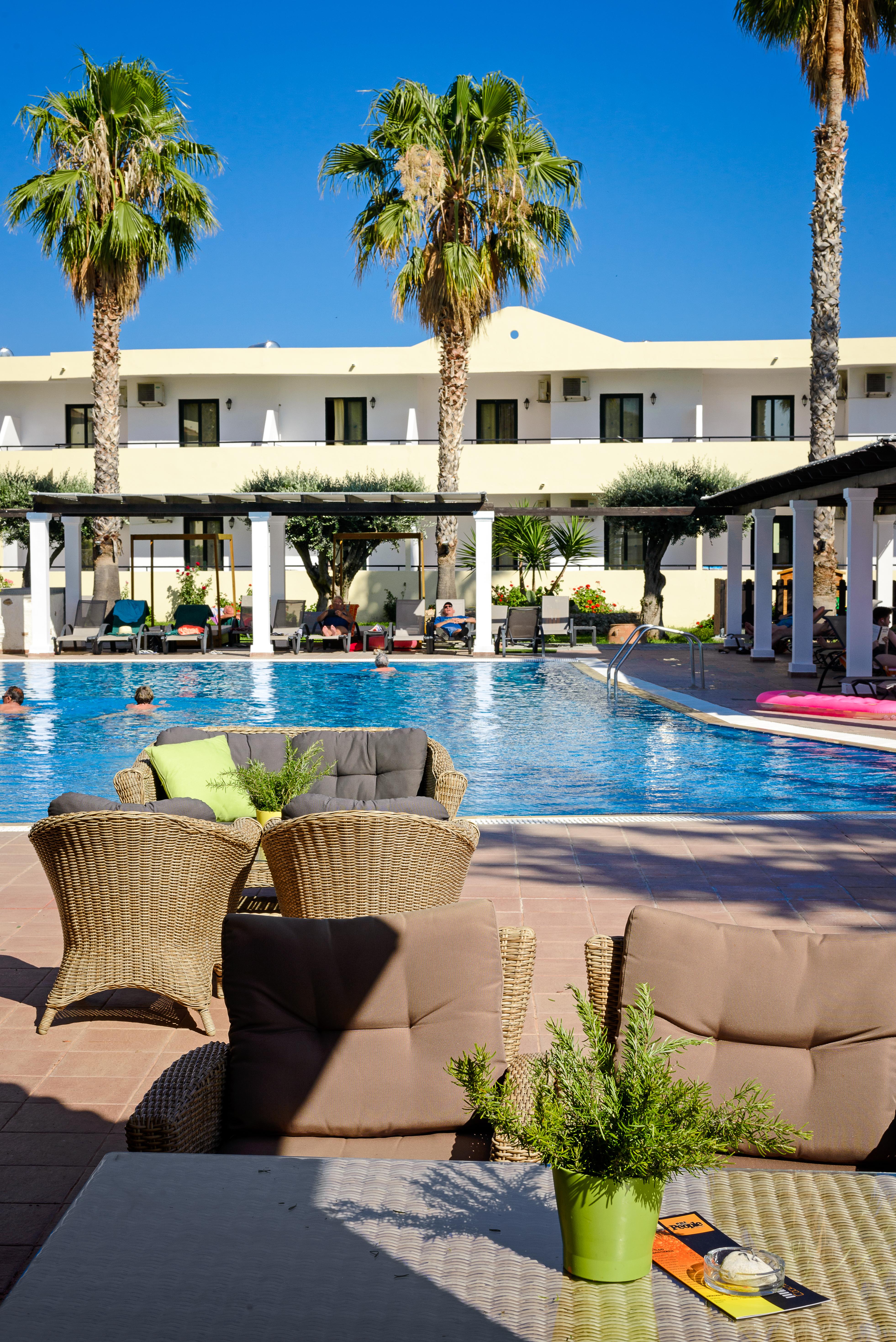 Pefkos Village Aparthotel 3*