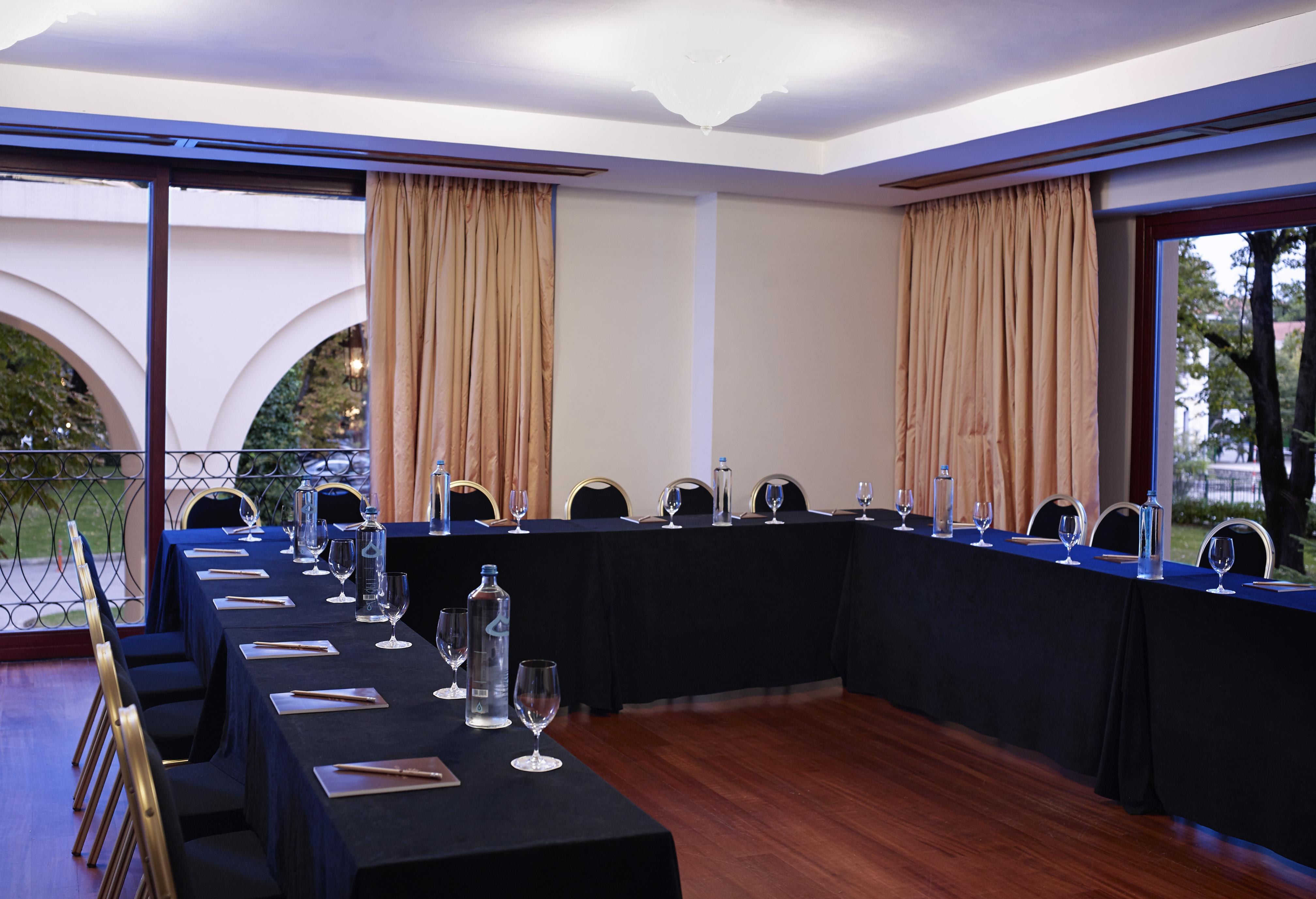 Hotel Grand Serai Congress And