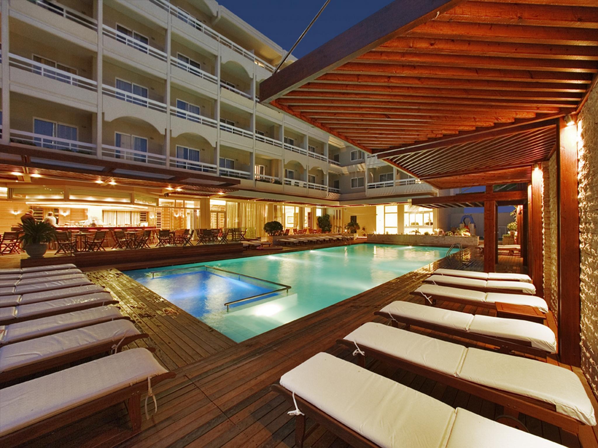 Aparthotel Athineon 4*