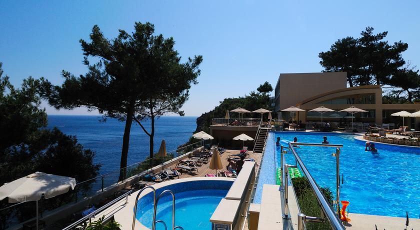 Akrotiri - Adult Friendly Paleokastritsa