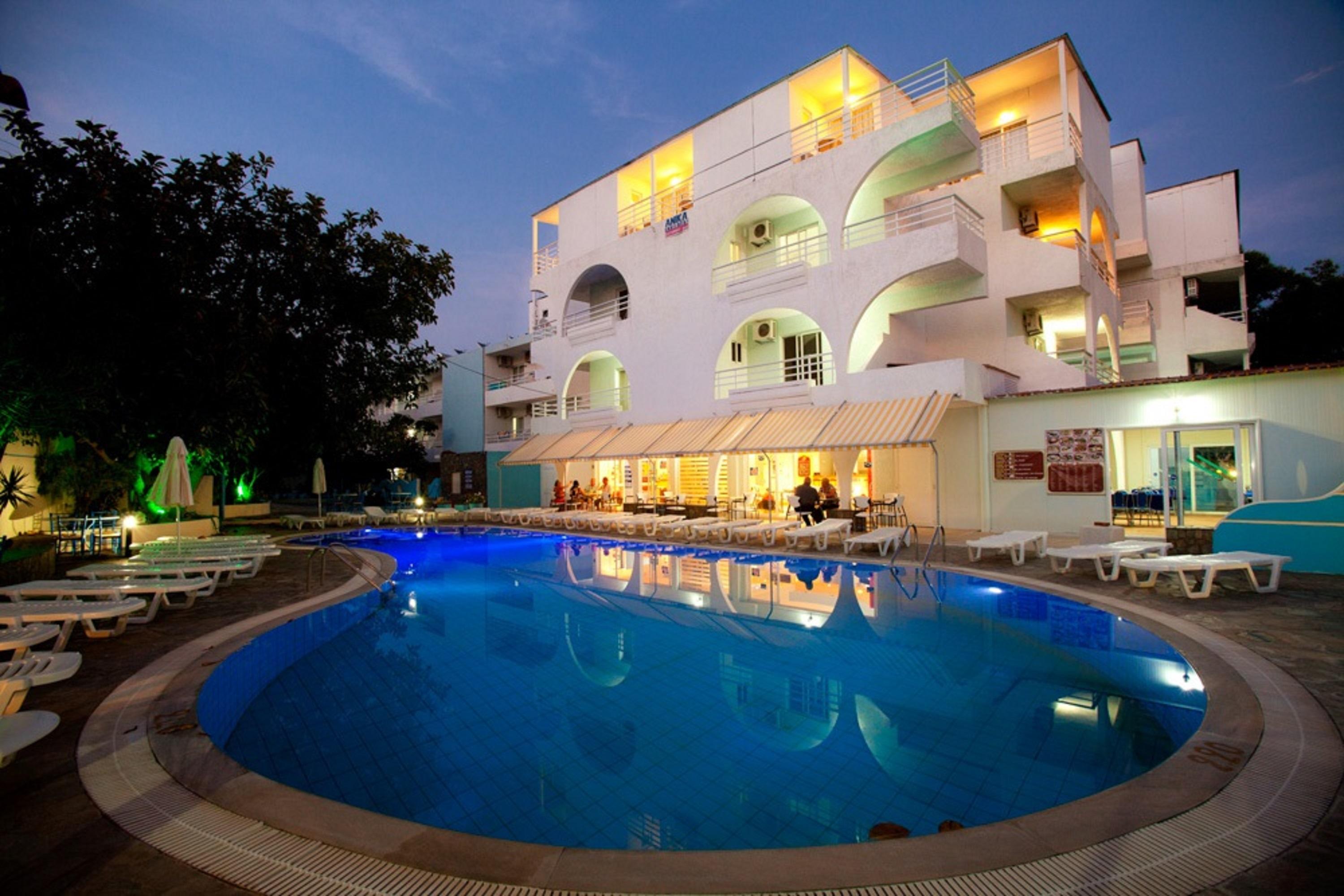 Anika Aparthotel 3*