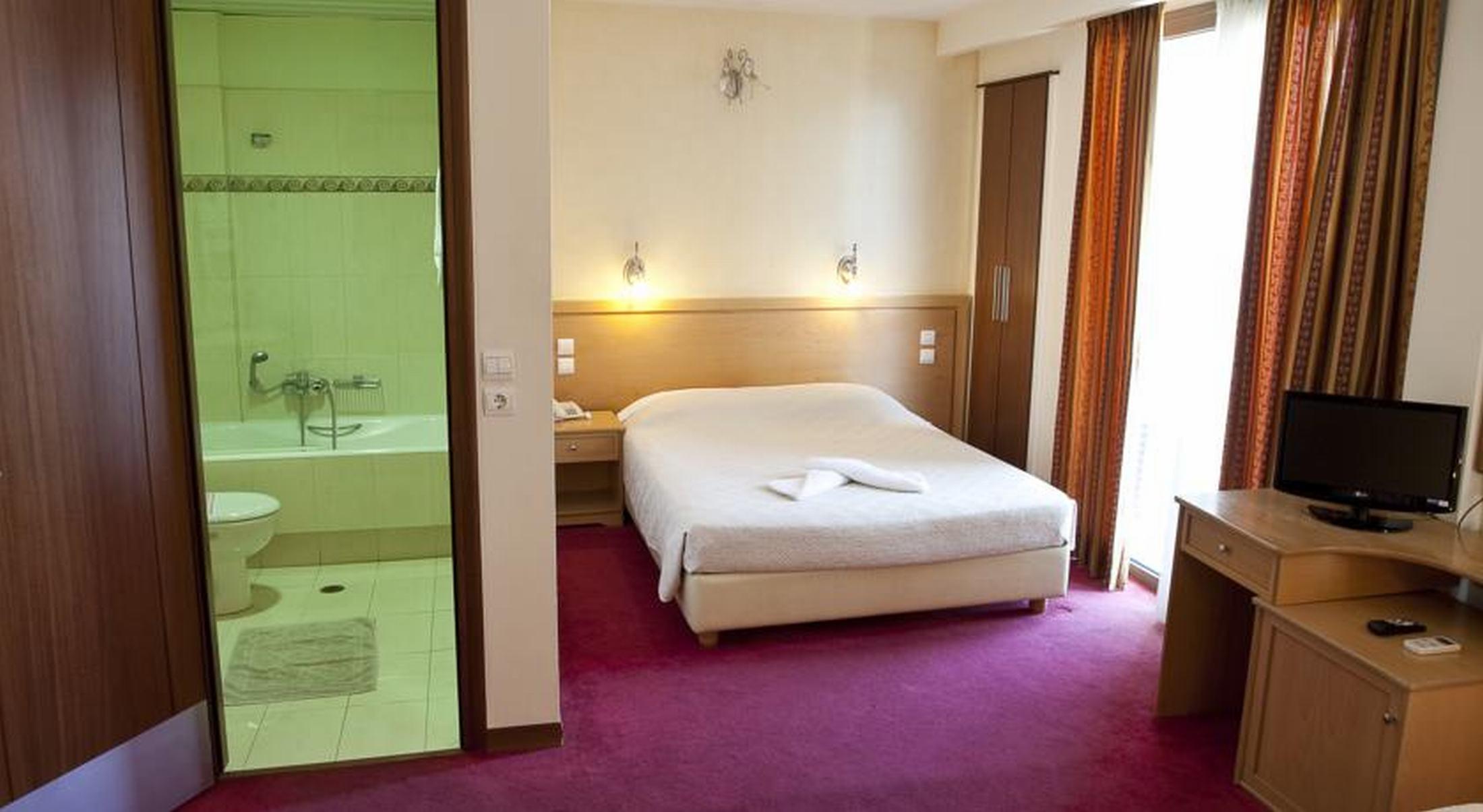 Golden Hotel 3*