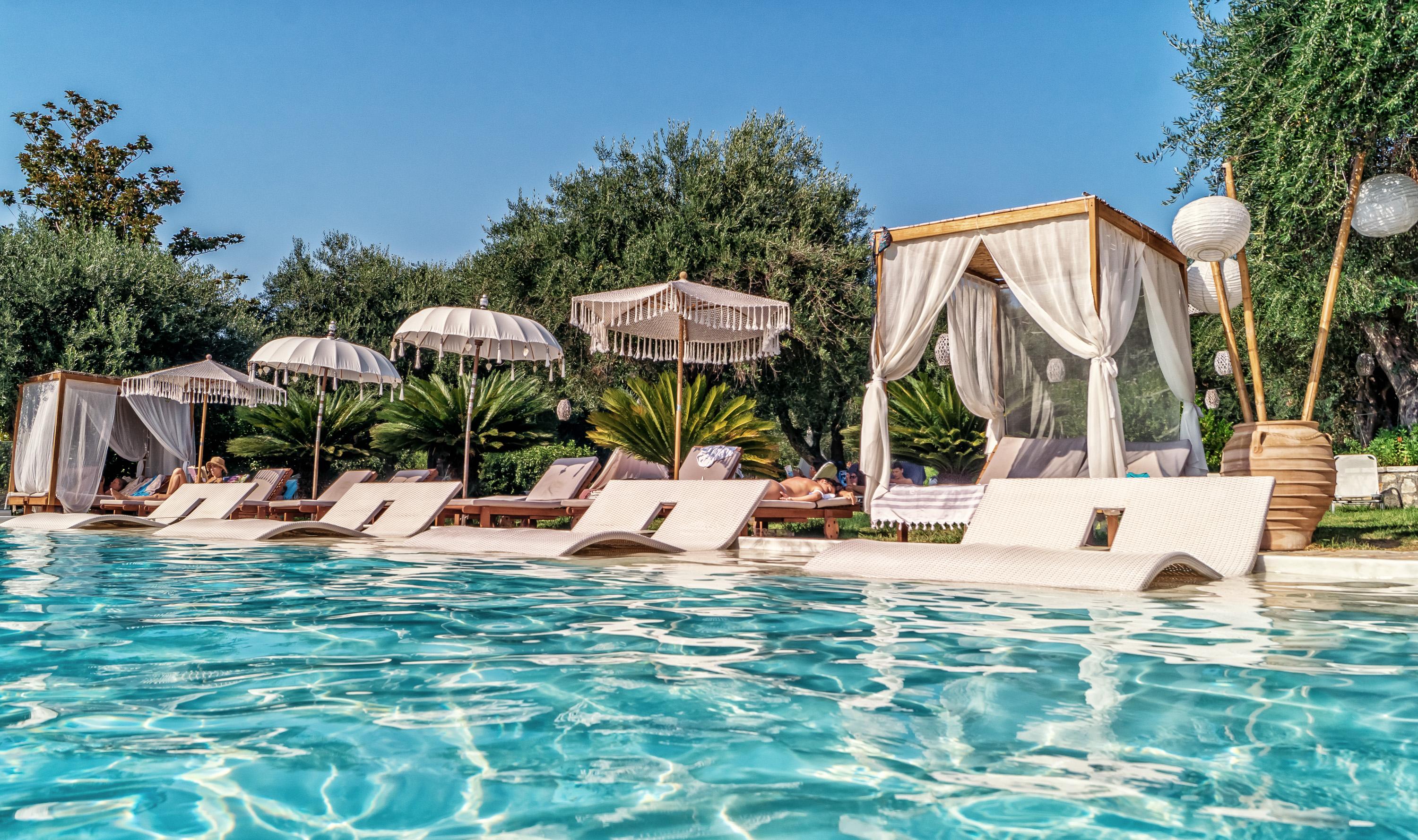 Nefeli Hotel 3*