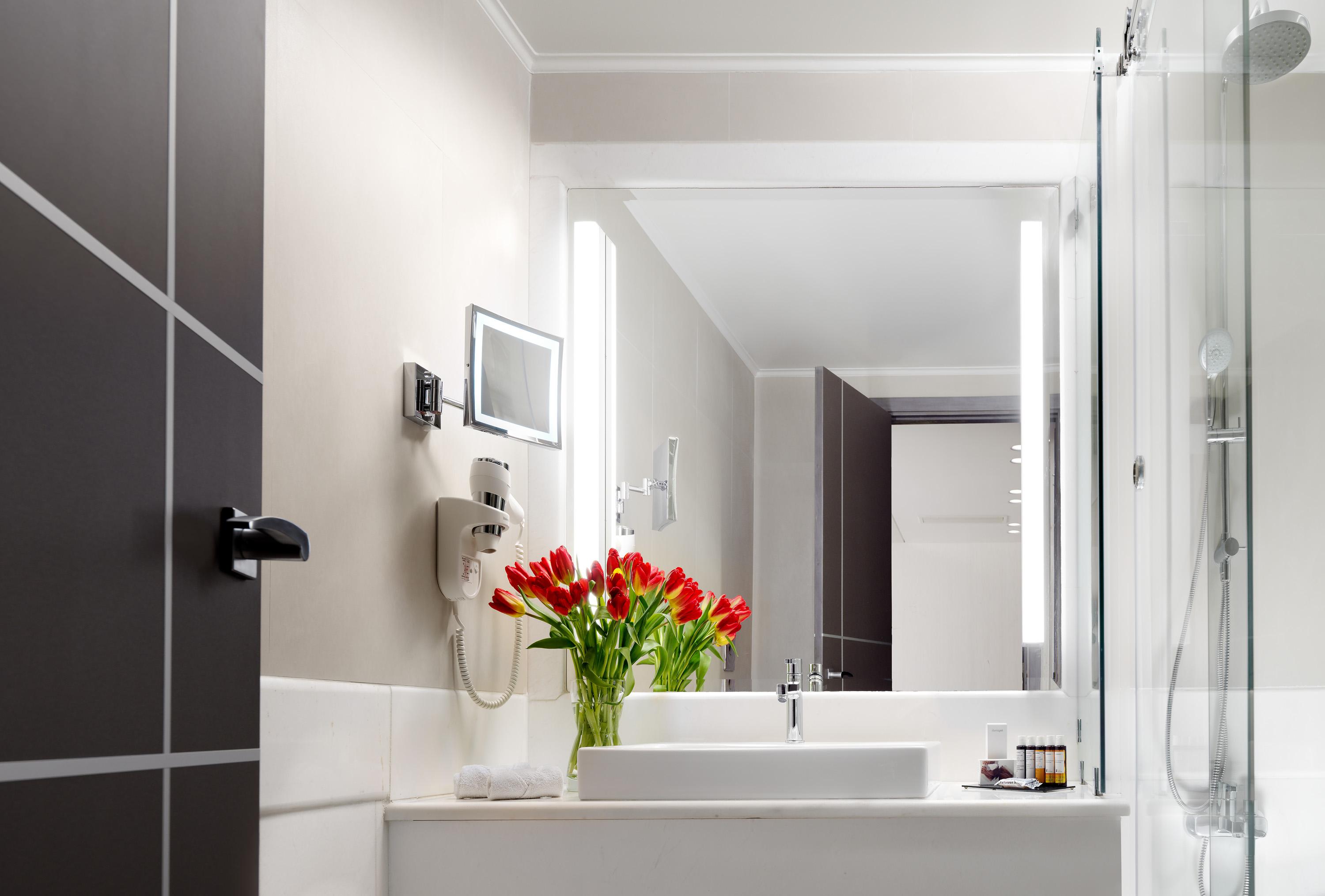 Holiday Suites Athens