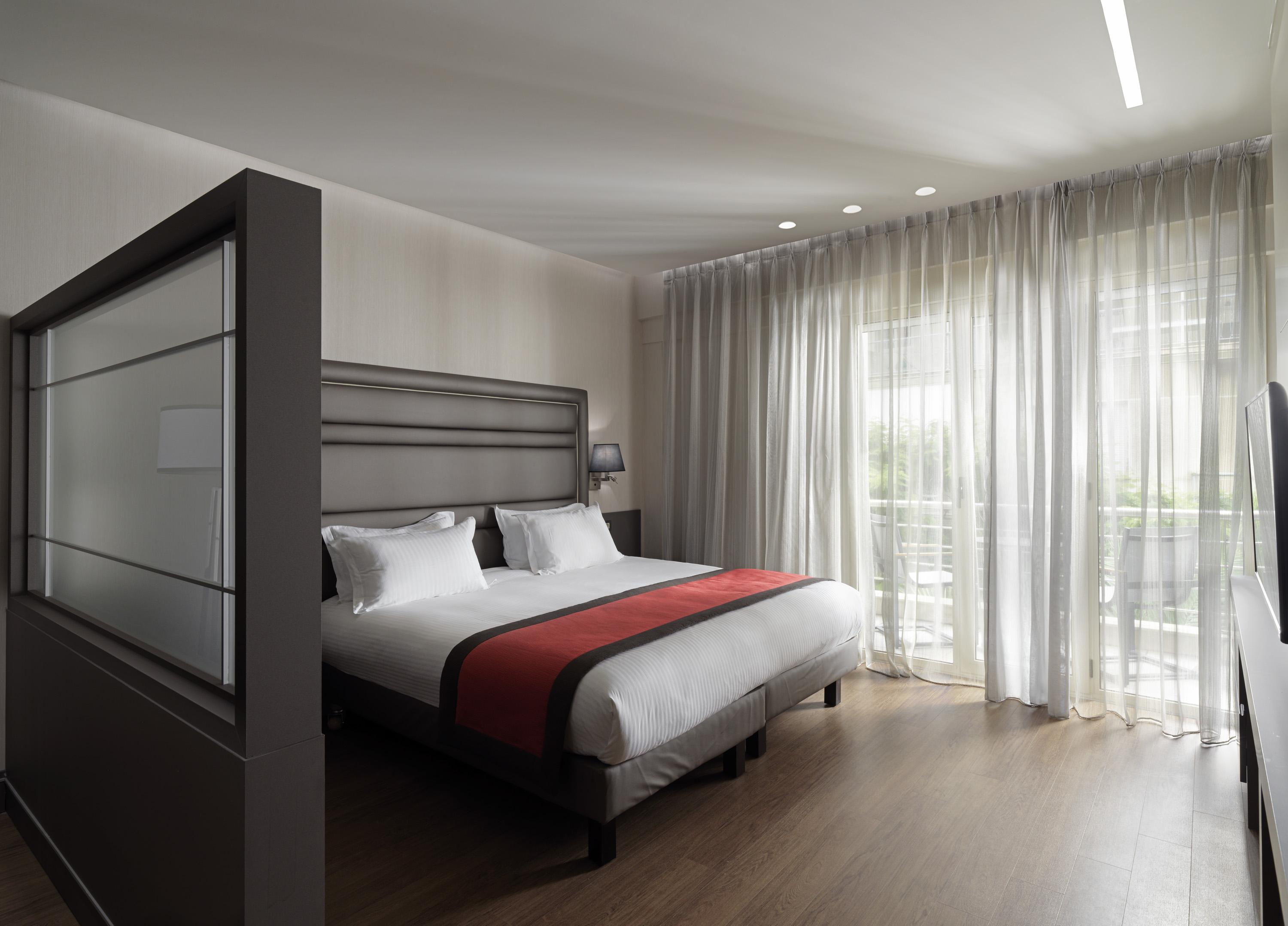 Hotel Holiday Suites