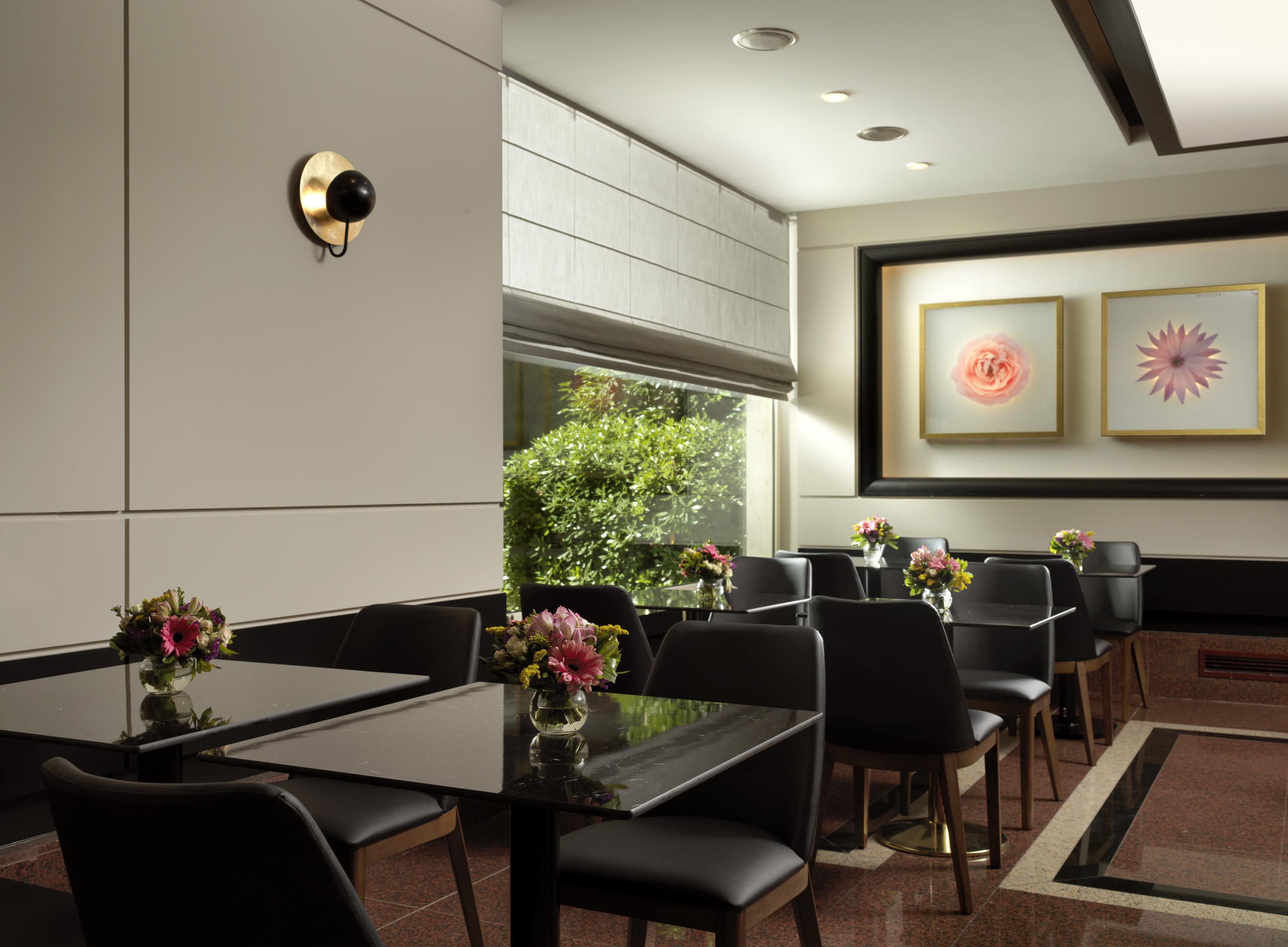 Hotel Holiday Suites