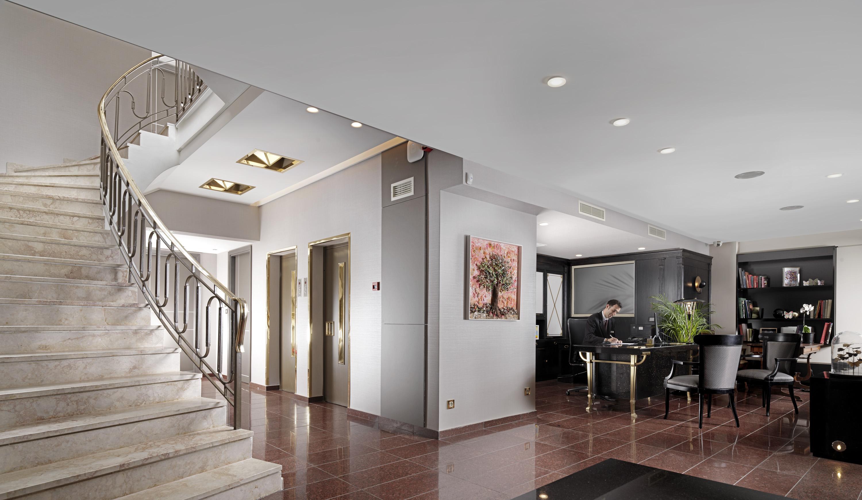 Holiday Suites Athens