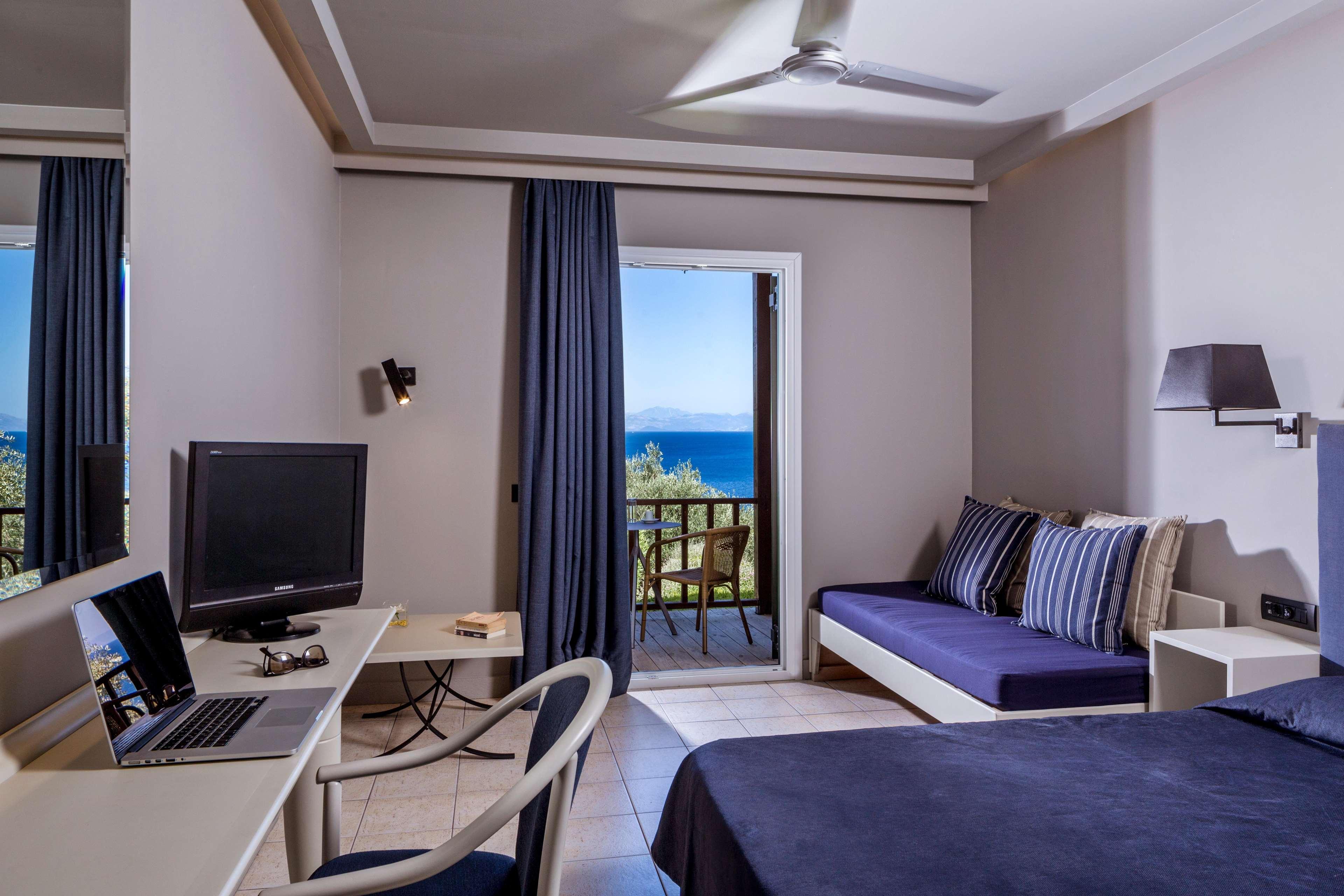 Aeolos 4*