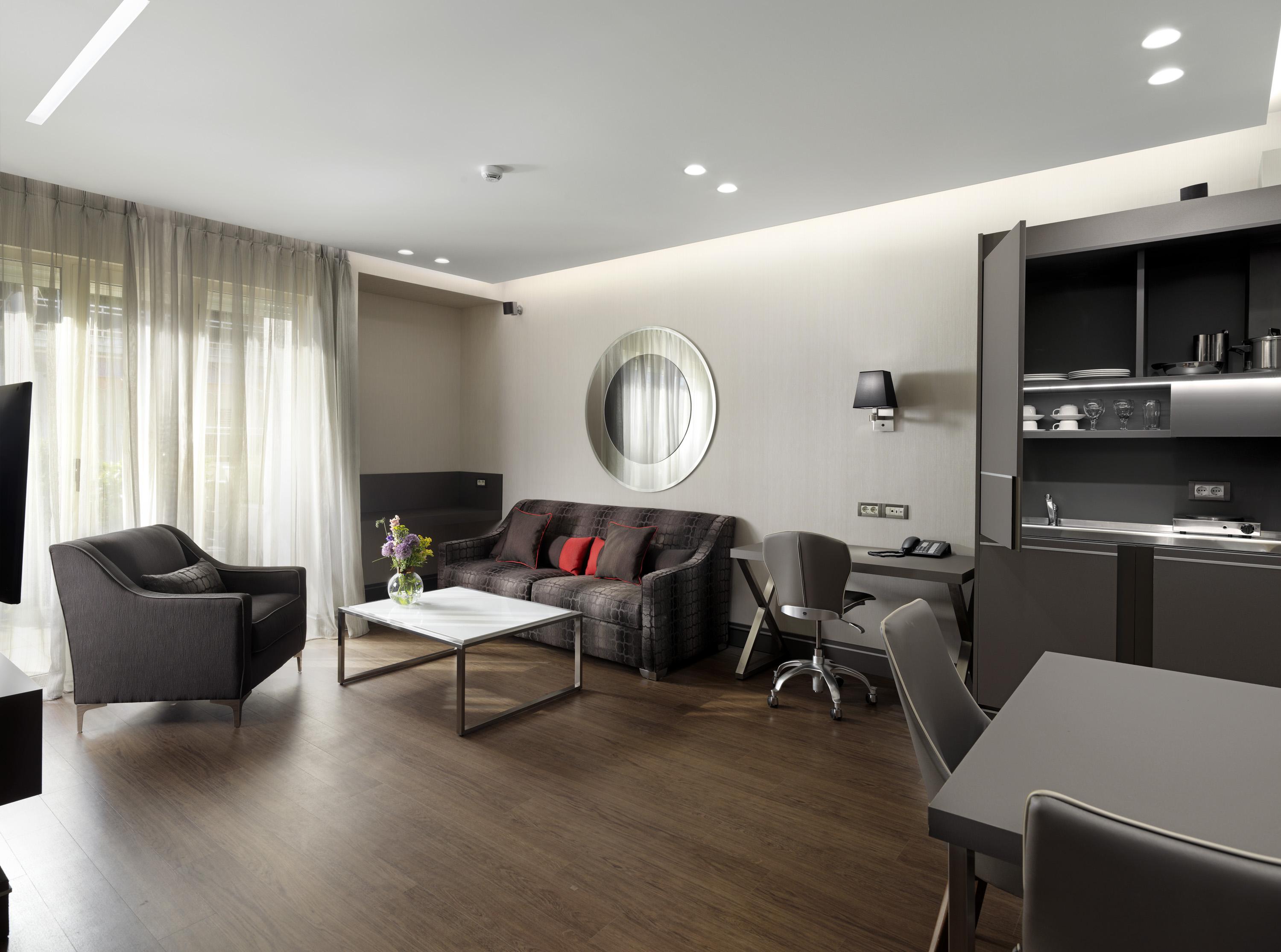 Hotel Holiday Suites Athens