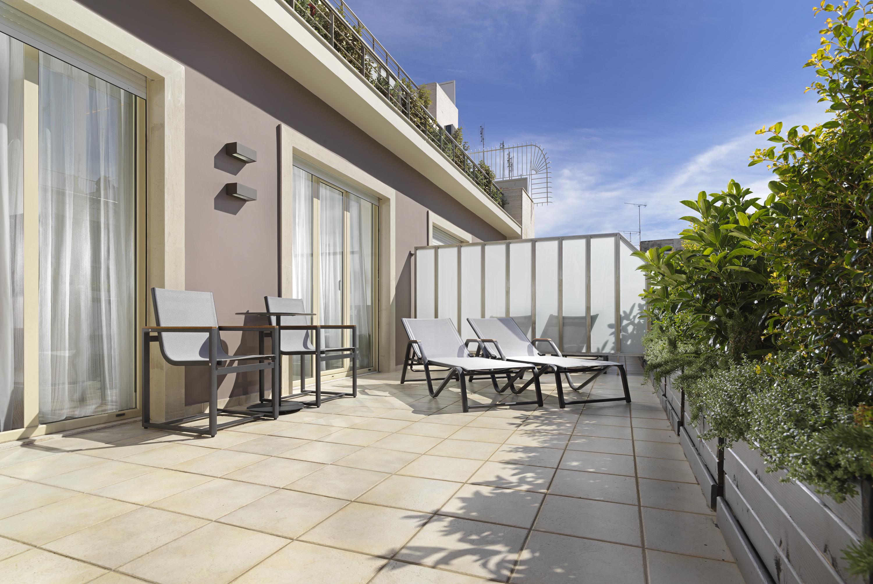 Hotel Holiday Suites