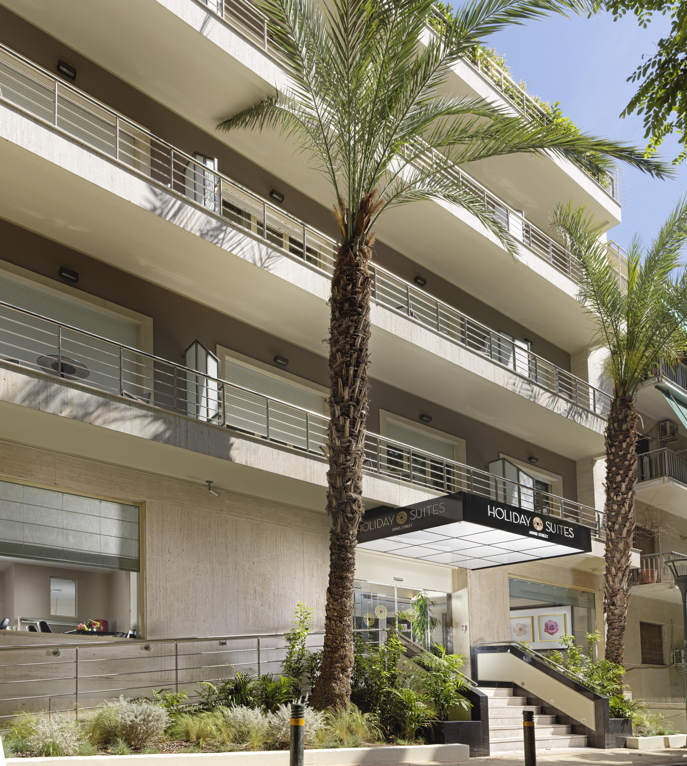 Hotel Holiday Suites 4*