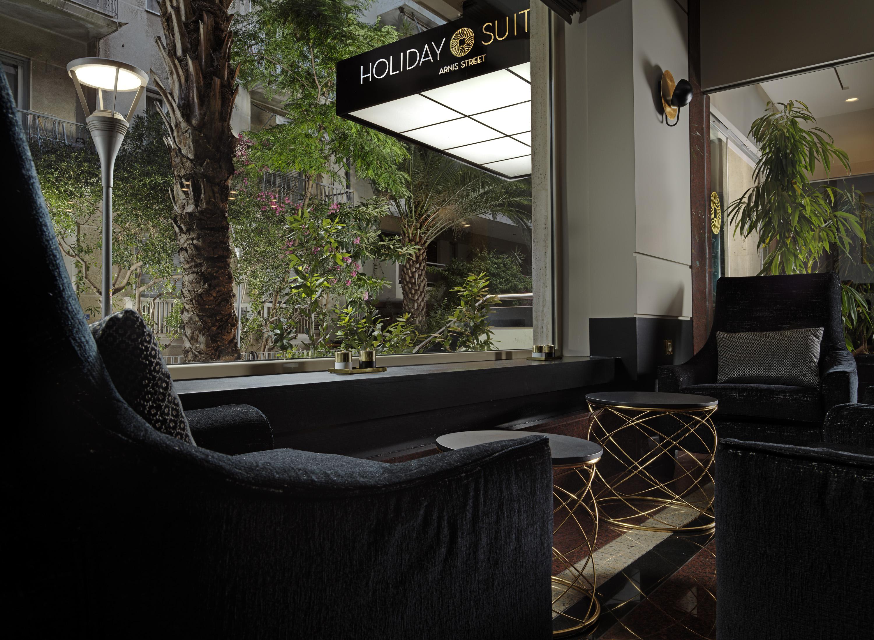 Holiday Suites Hotel