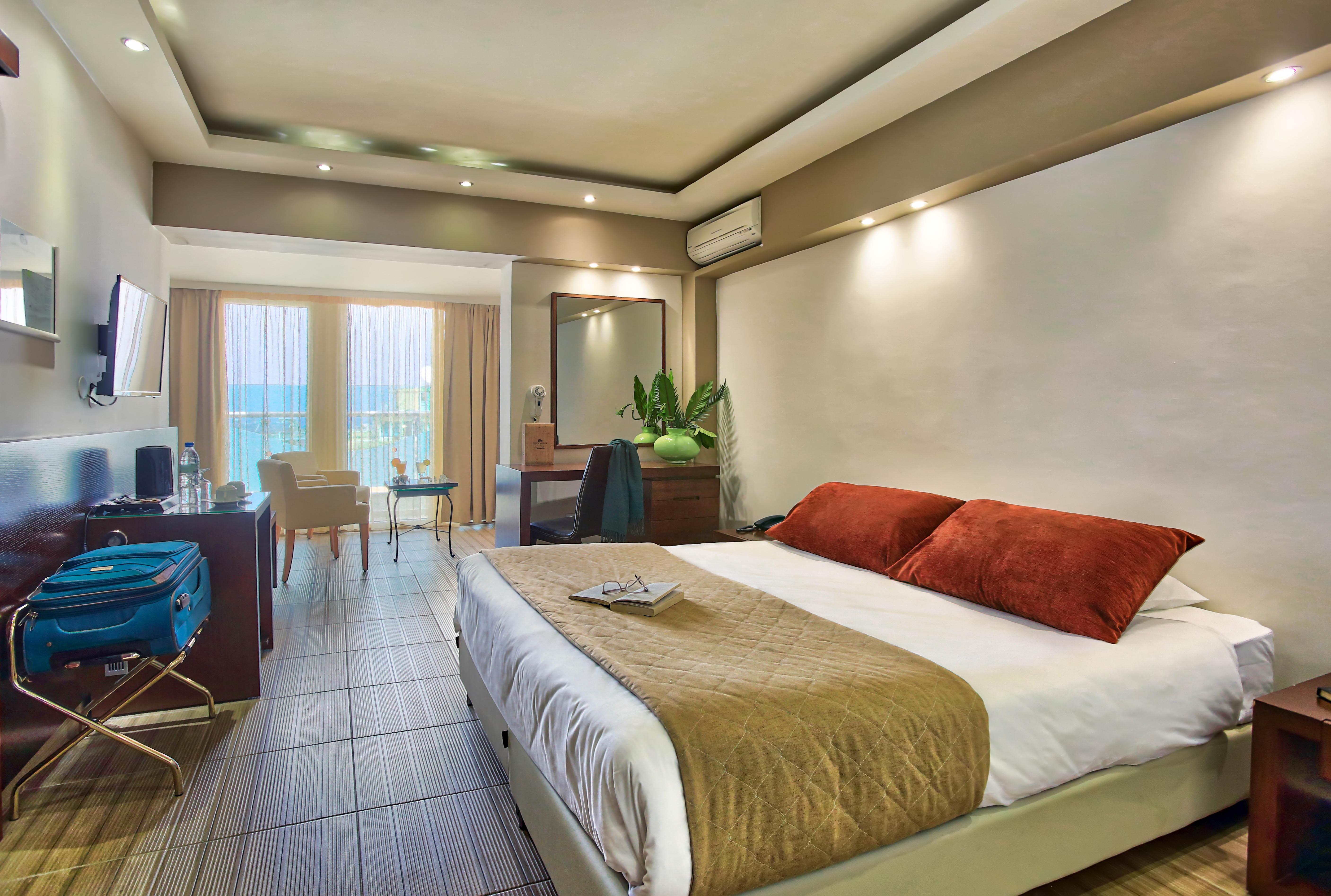 Capsis Astoria Hotel 4*