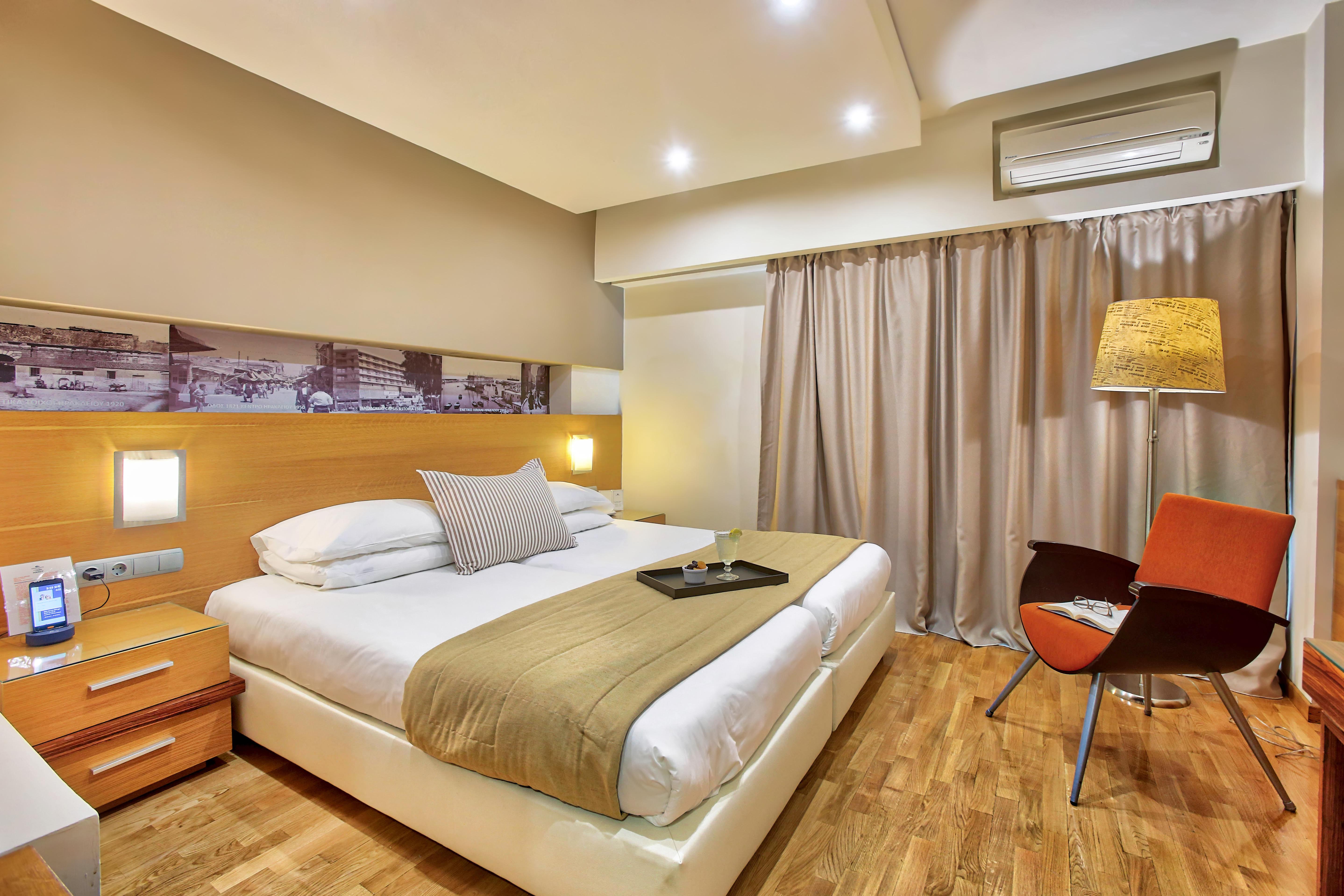 Capsis Astoria Hotel 4*