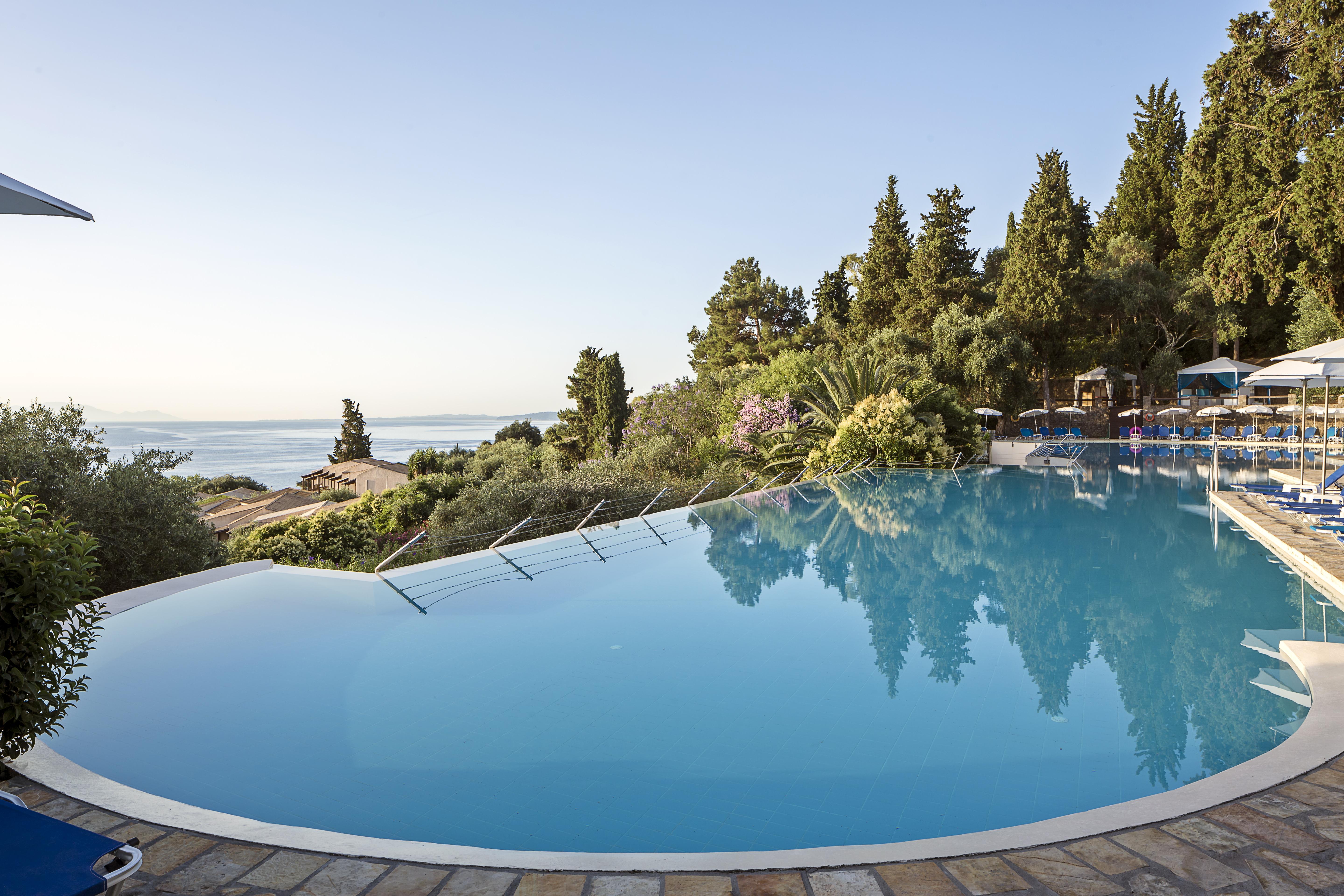 Aeolos 4* Gastouri (Corfu)