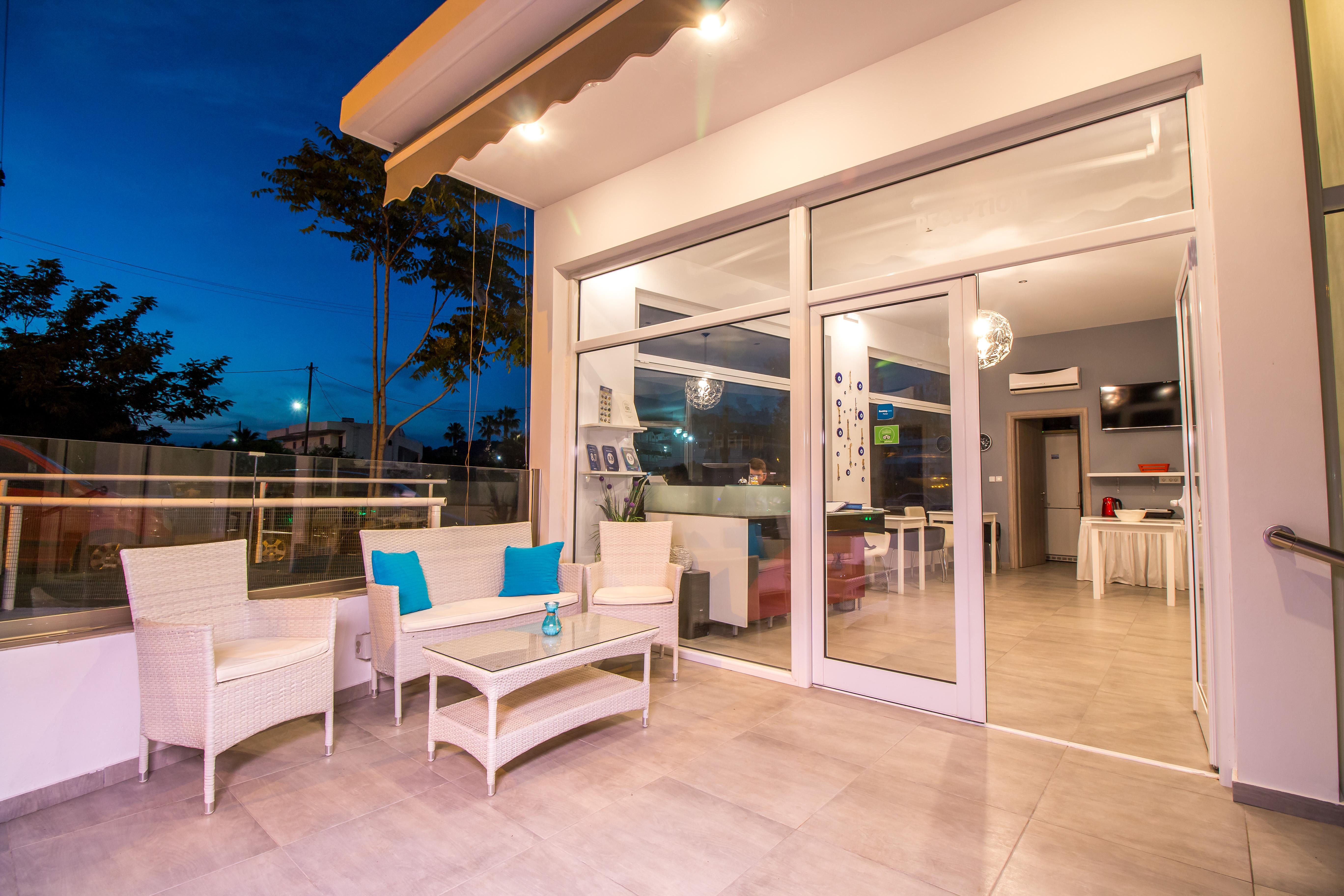 Aparthotel Casastavris - Aparts & Pool Faliraki