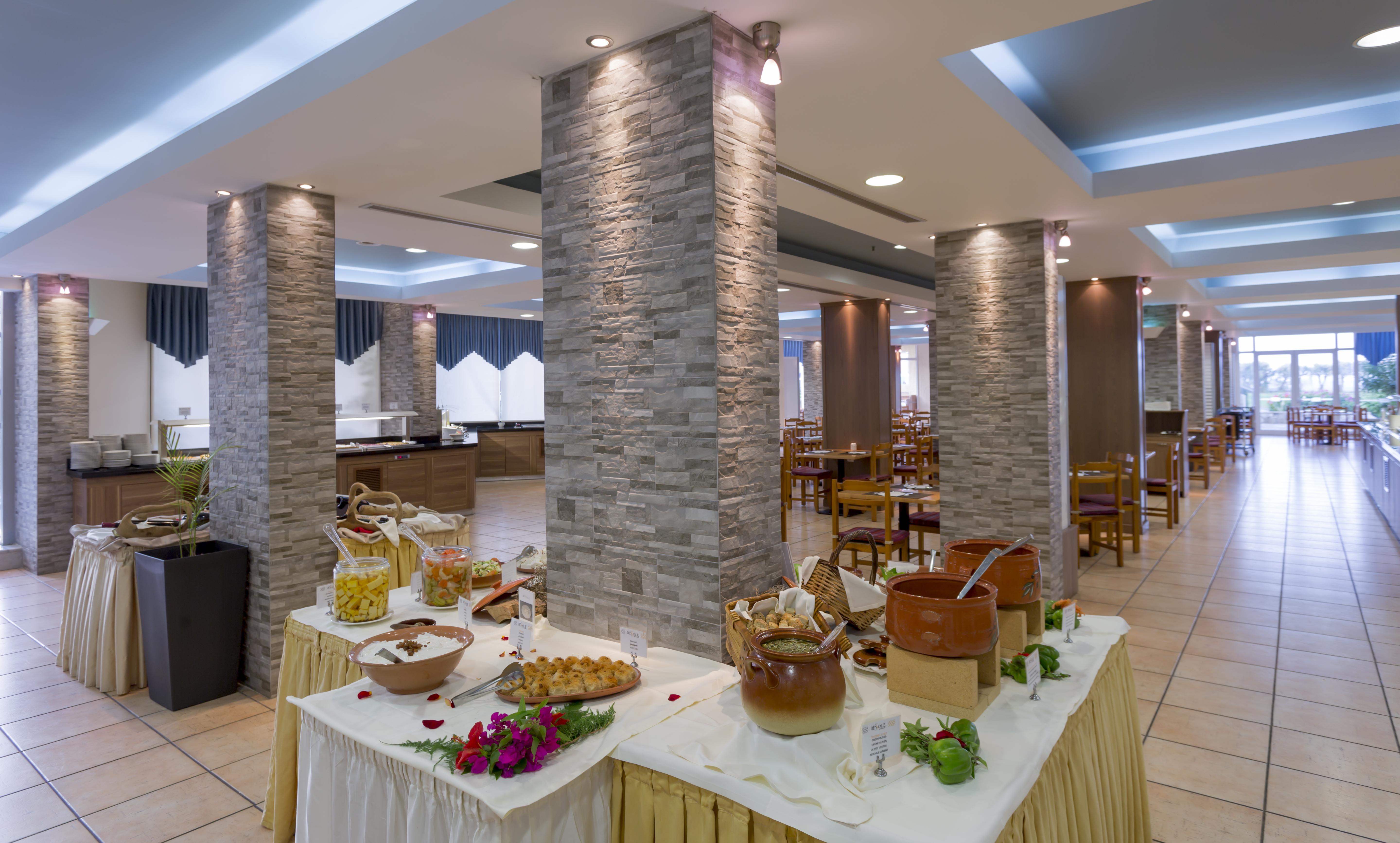 Dessole Dolphin Bay Resort 4*