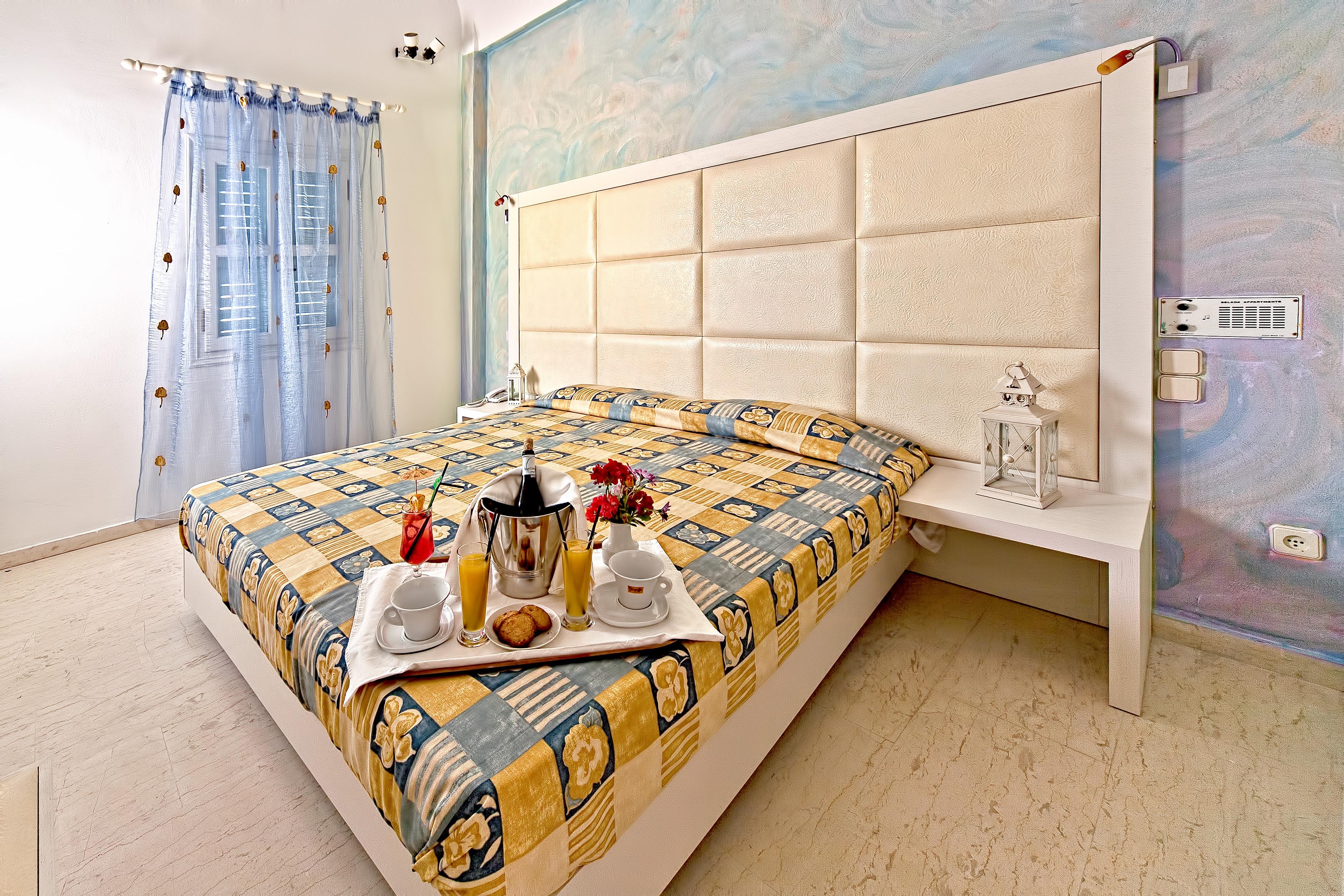 Sellada Kamari (Santorini)