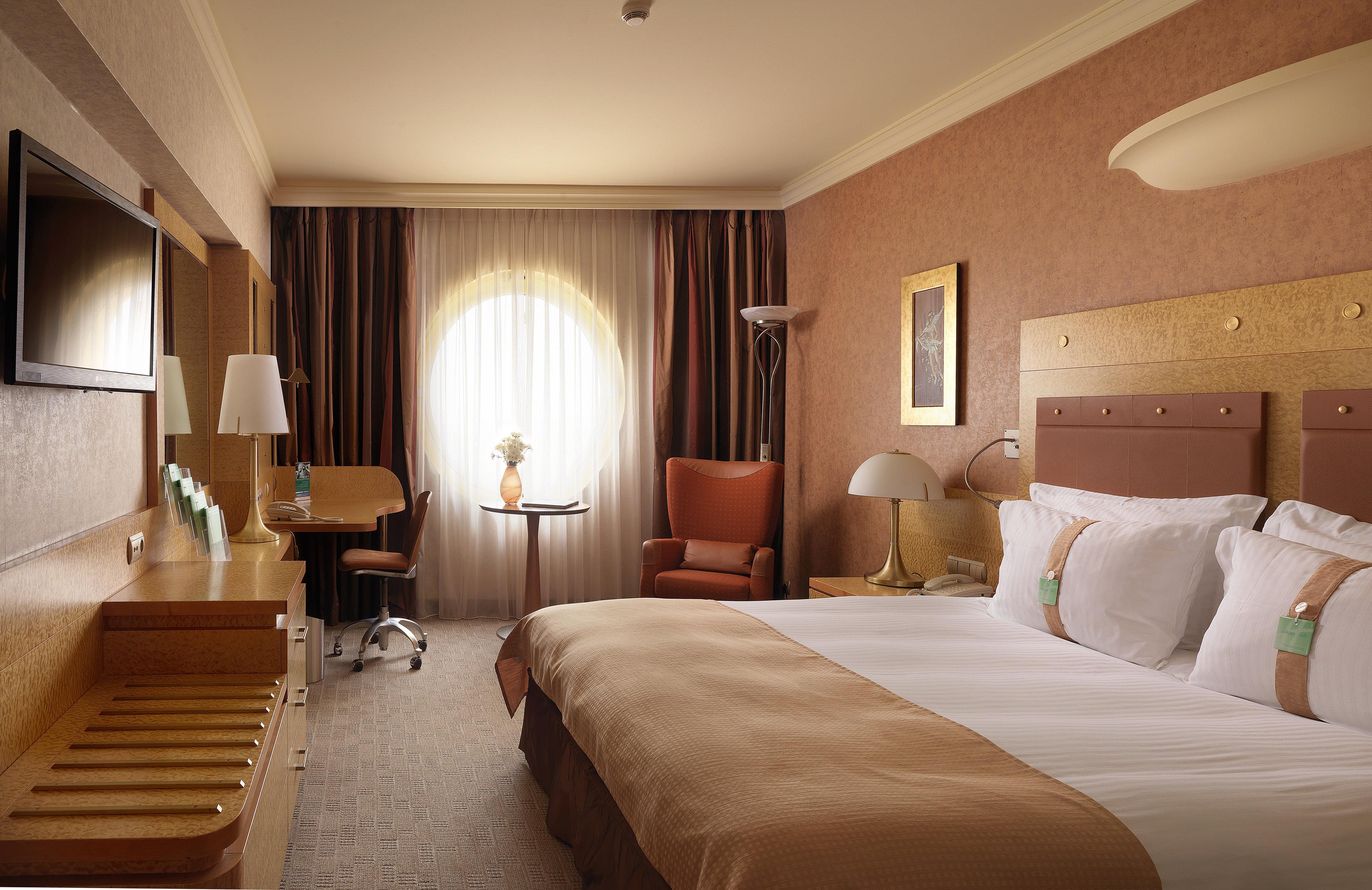Attica Av, Airport W. By Ihg