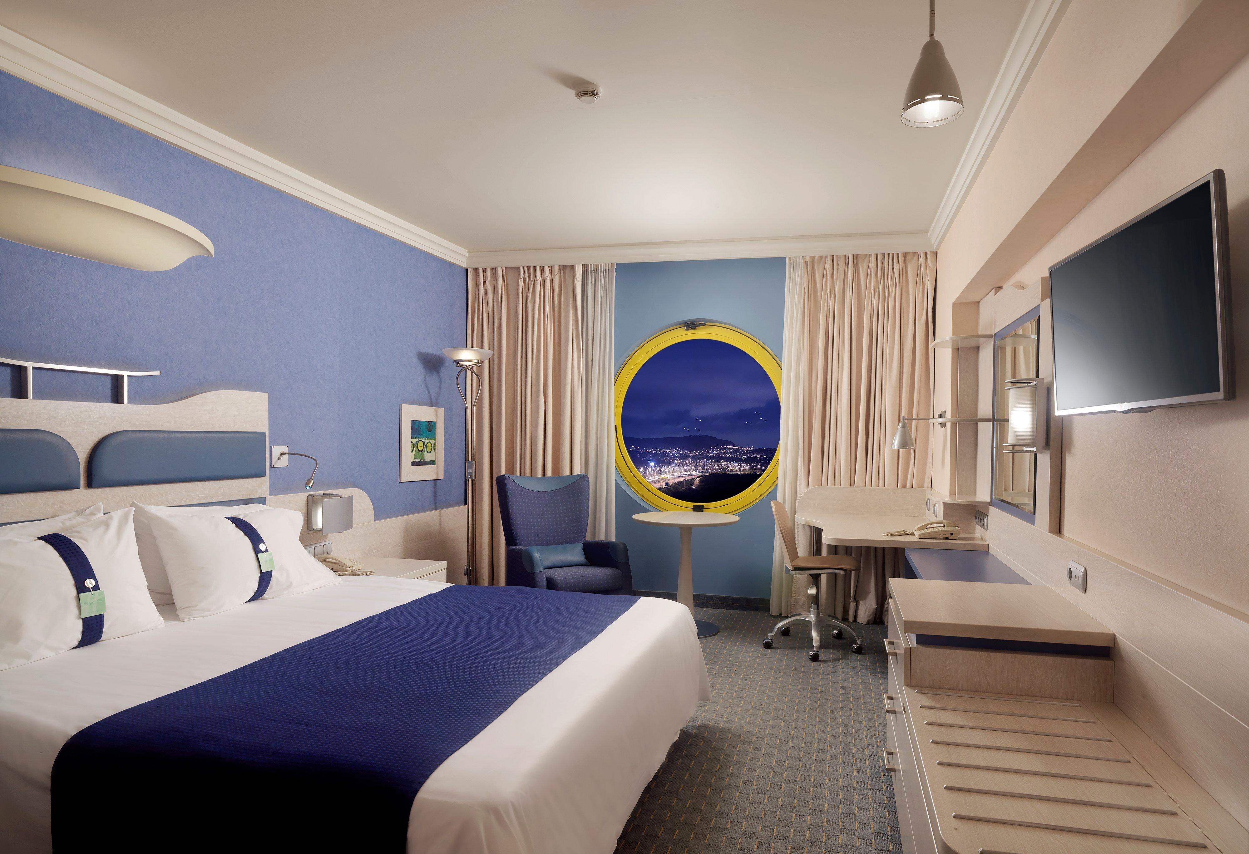 Attica Av, Airport W. By Ihg