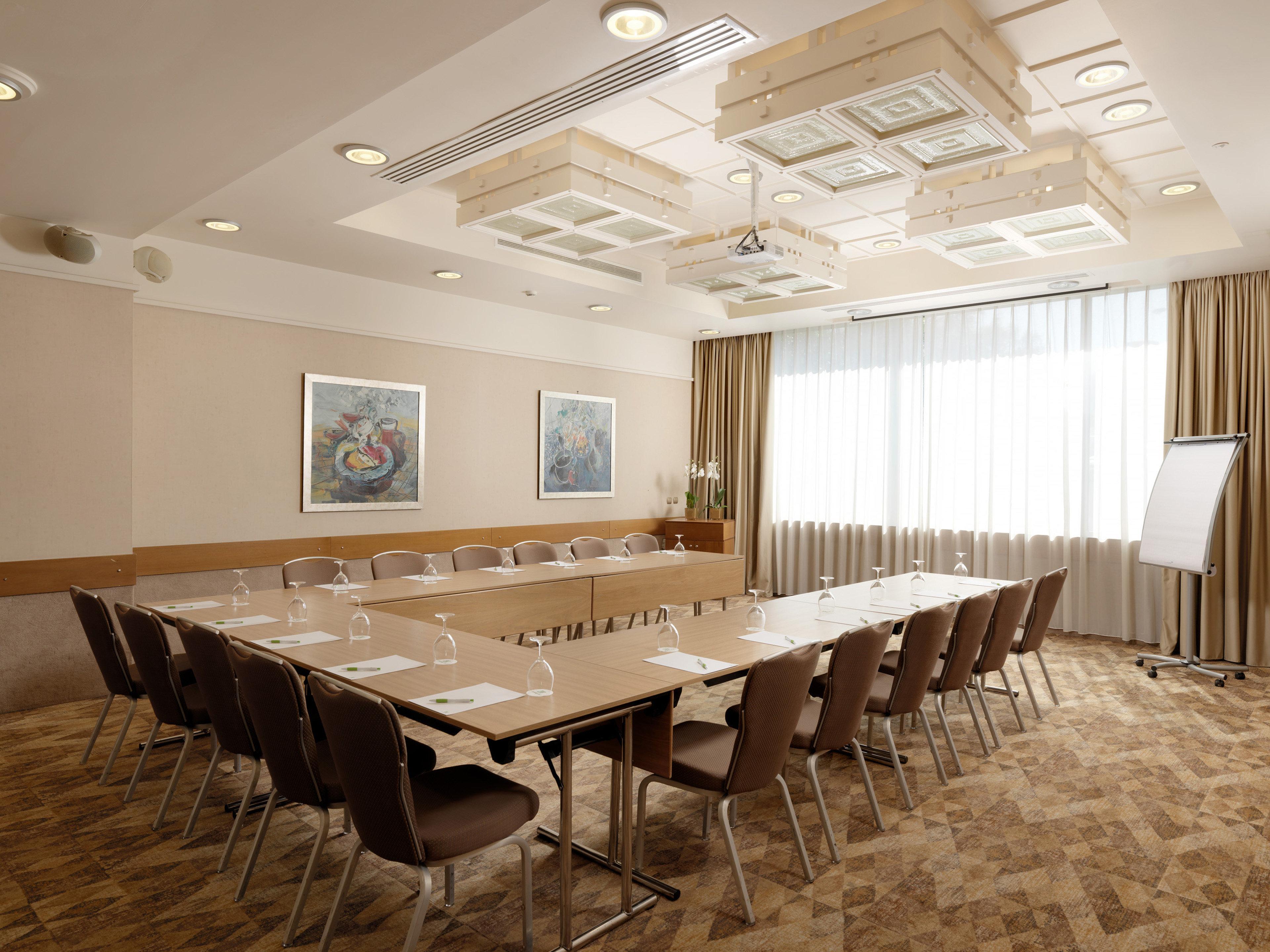 Hotel Attica Av, Airport W. By Ihg 4*