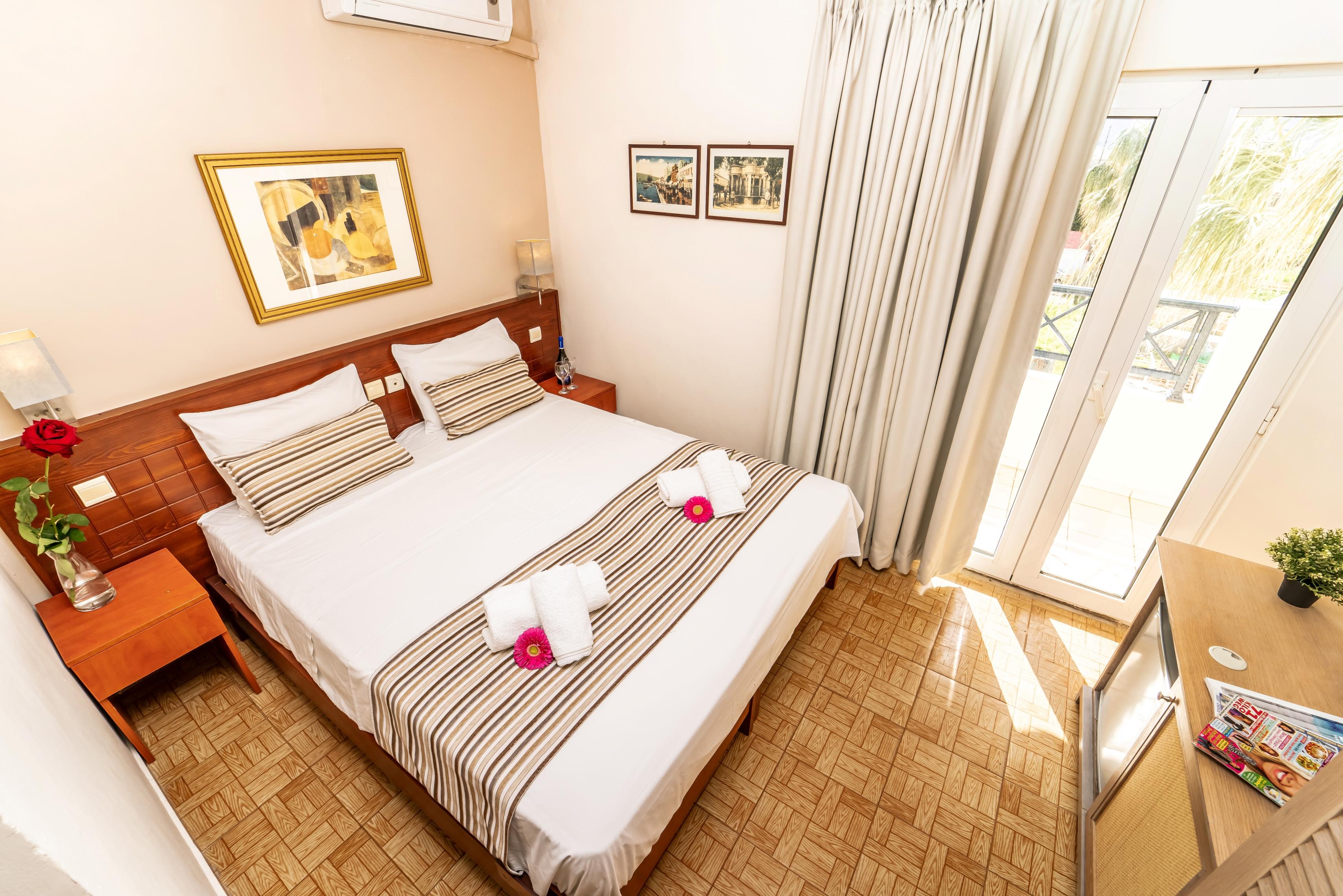 Aparthotel Philoxenia &