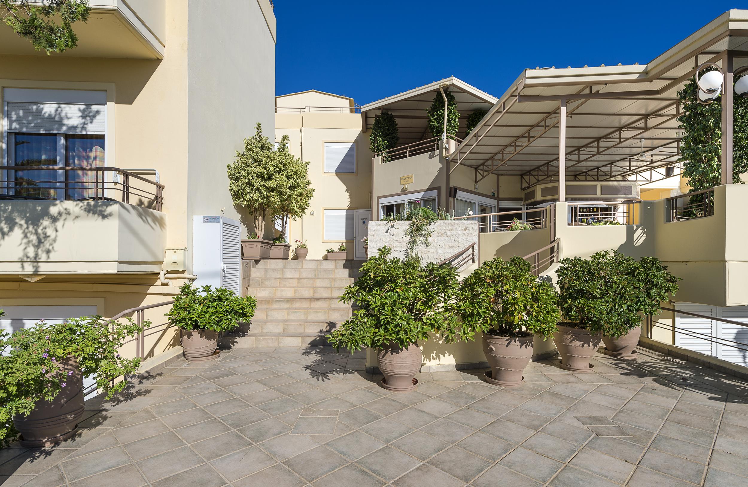 Veronica Aparthotel 3*
