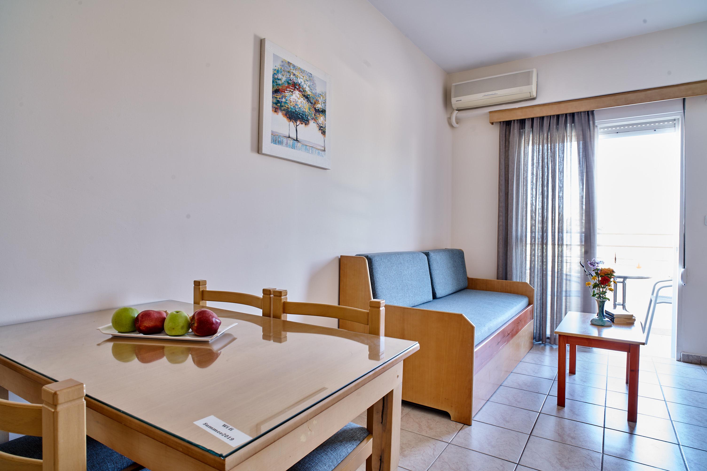 Aparthotel Veronica Kato Daratso