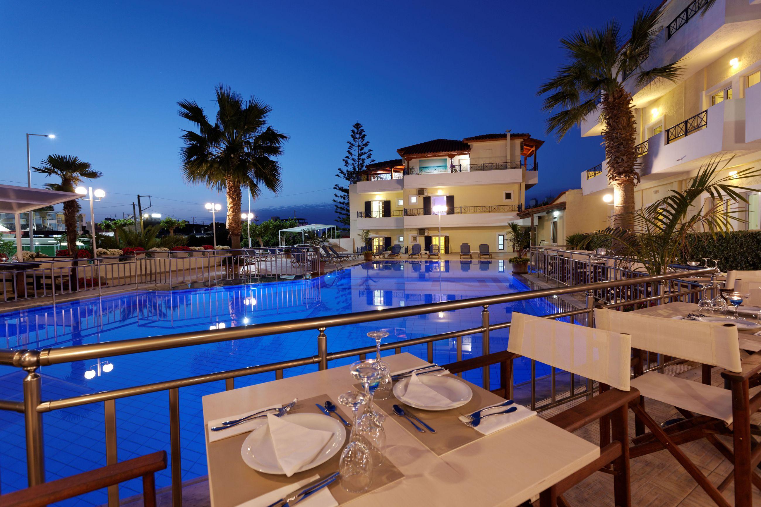 Aparthotel Philoxenia &