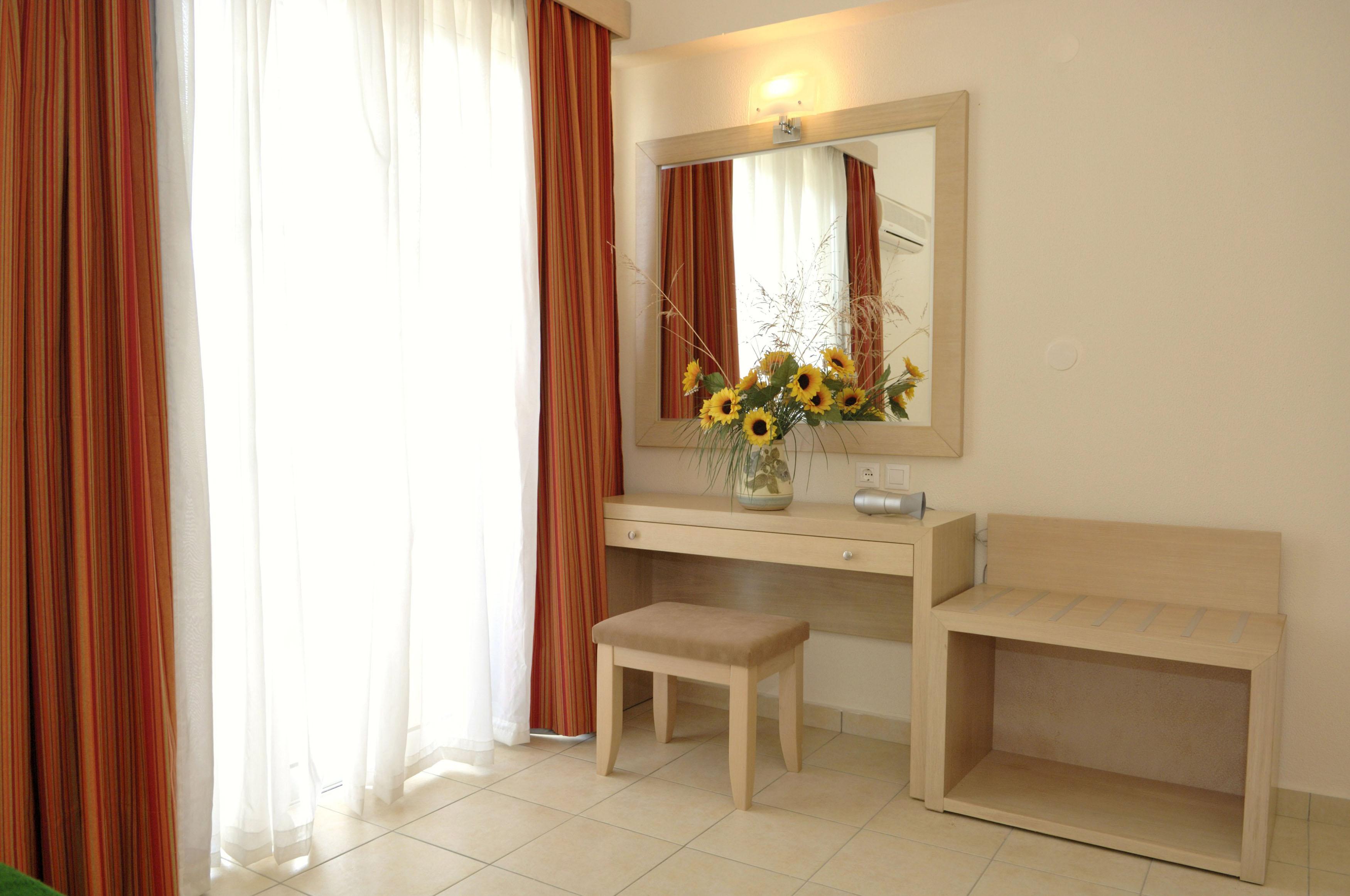 Anita Aparthotel 4*