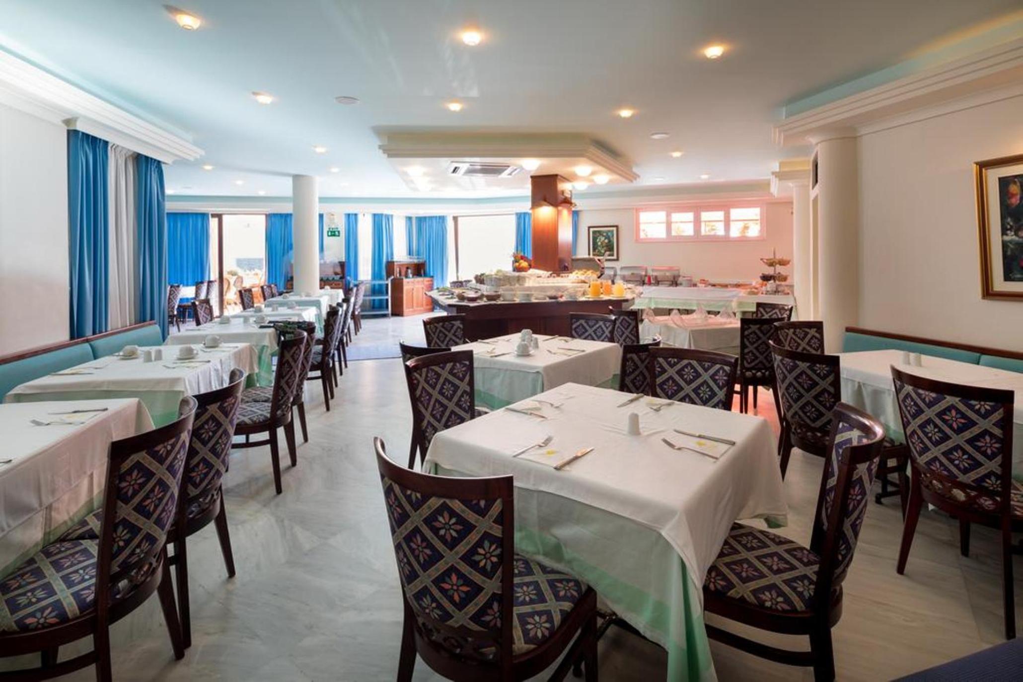 Chrispy Resort, Agia Marina (Crete)