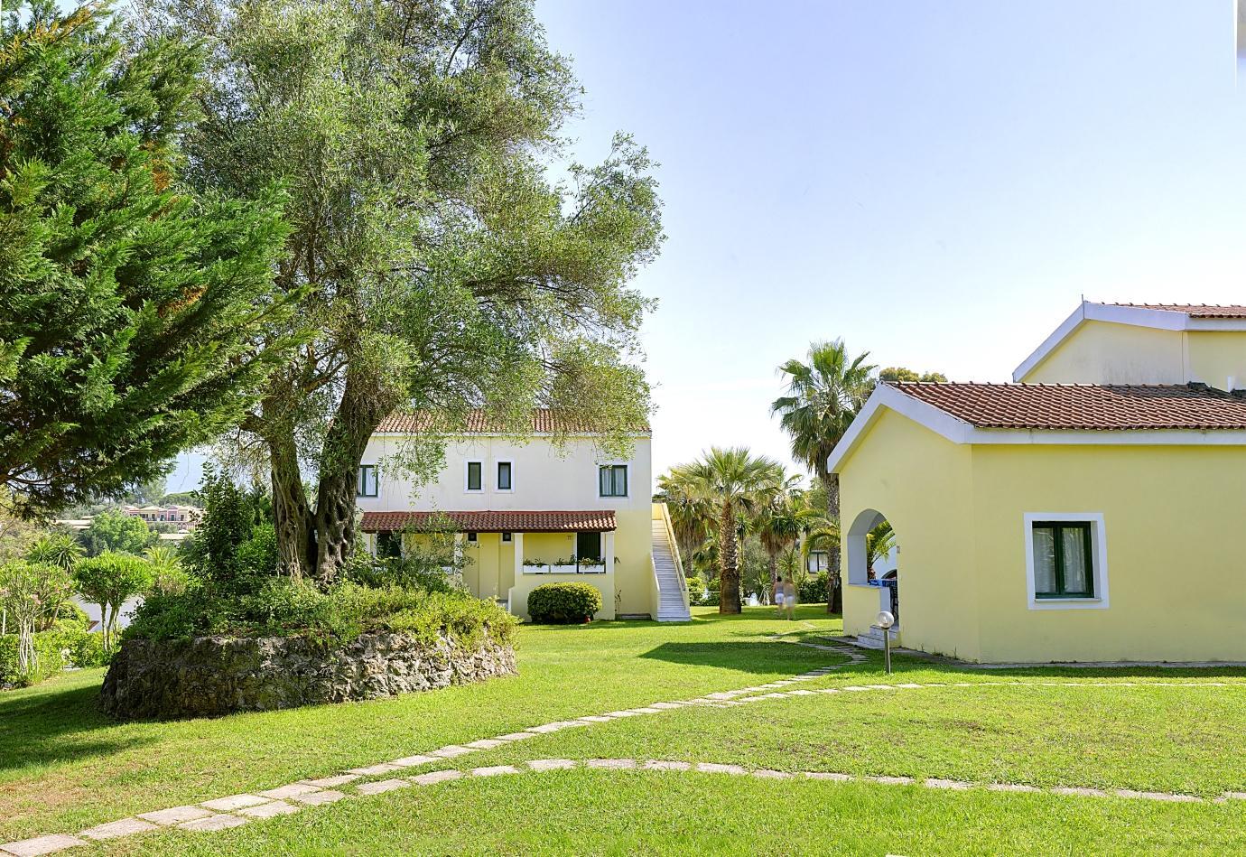 Aparthotel Helion 3*