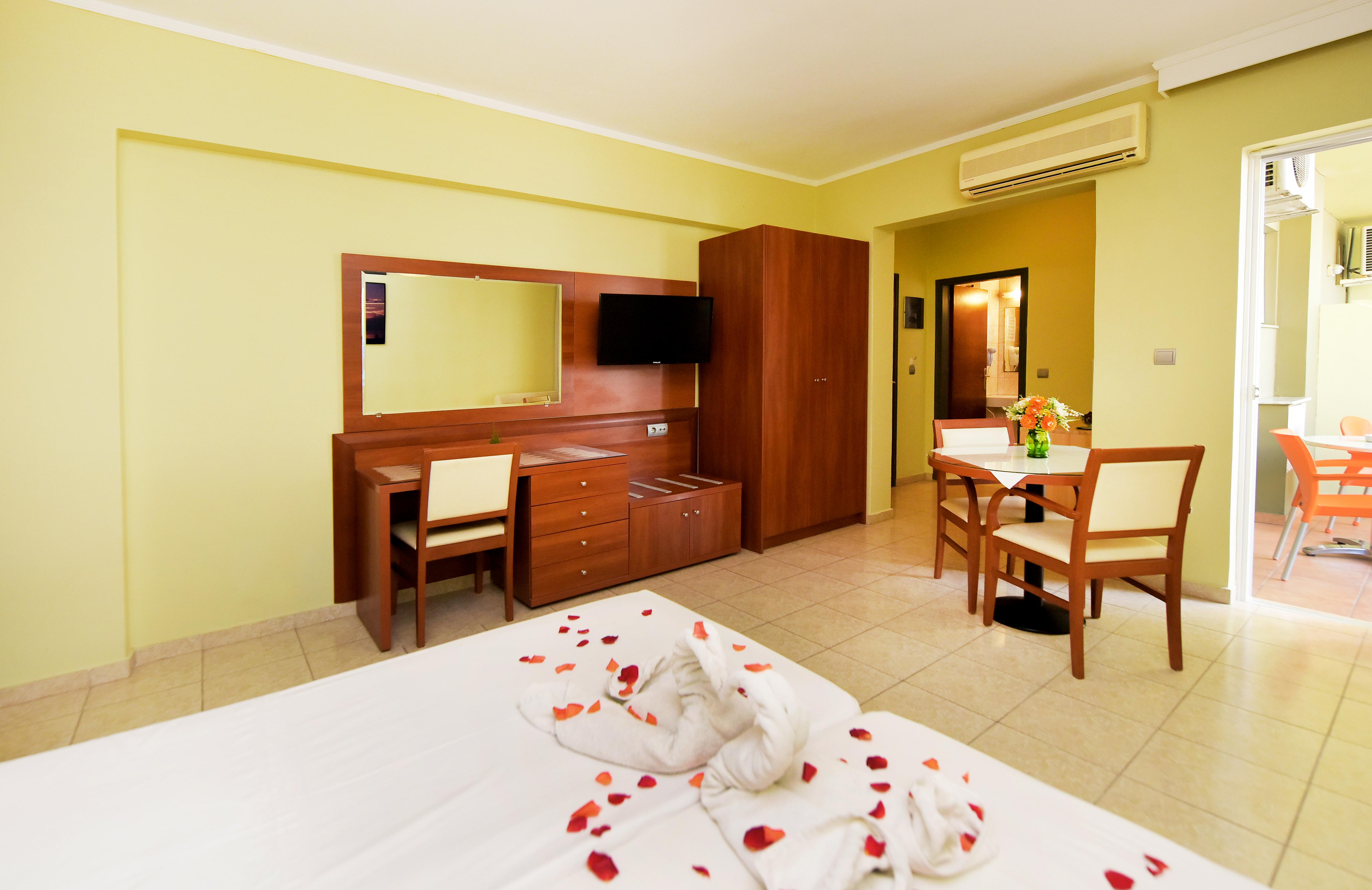 Esmeralda Aparthotel Kremasti (Rhodes)