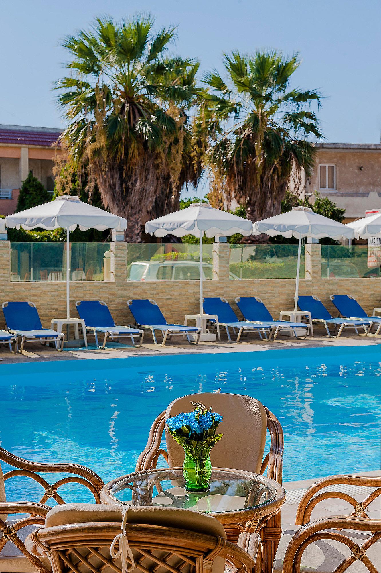 Esmeralda Aparthotel 3*