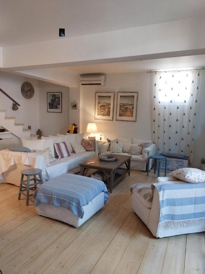 Quiet Home, Down Town * Spetses Town