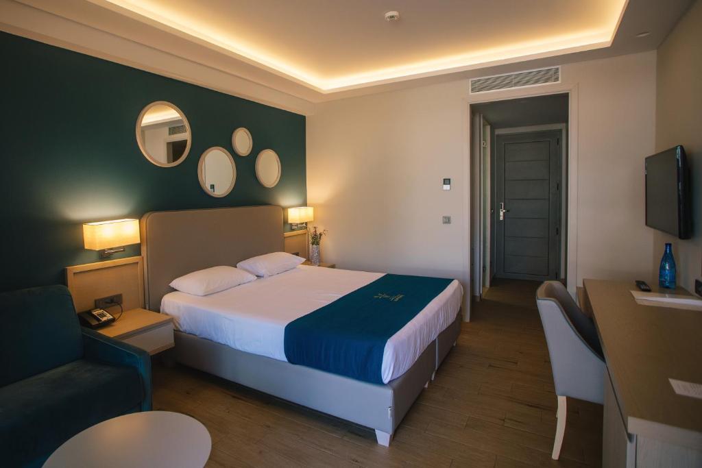 Hotel Almyros 5*