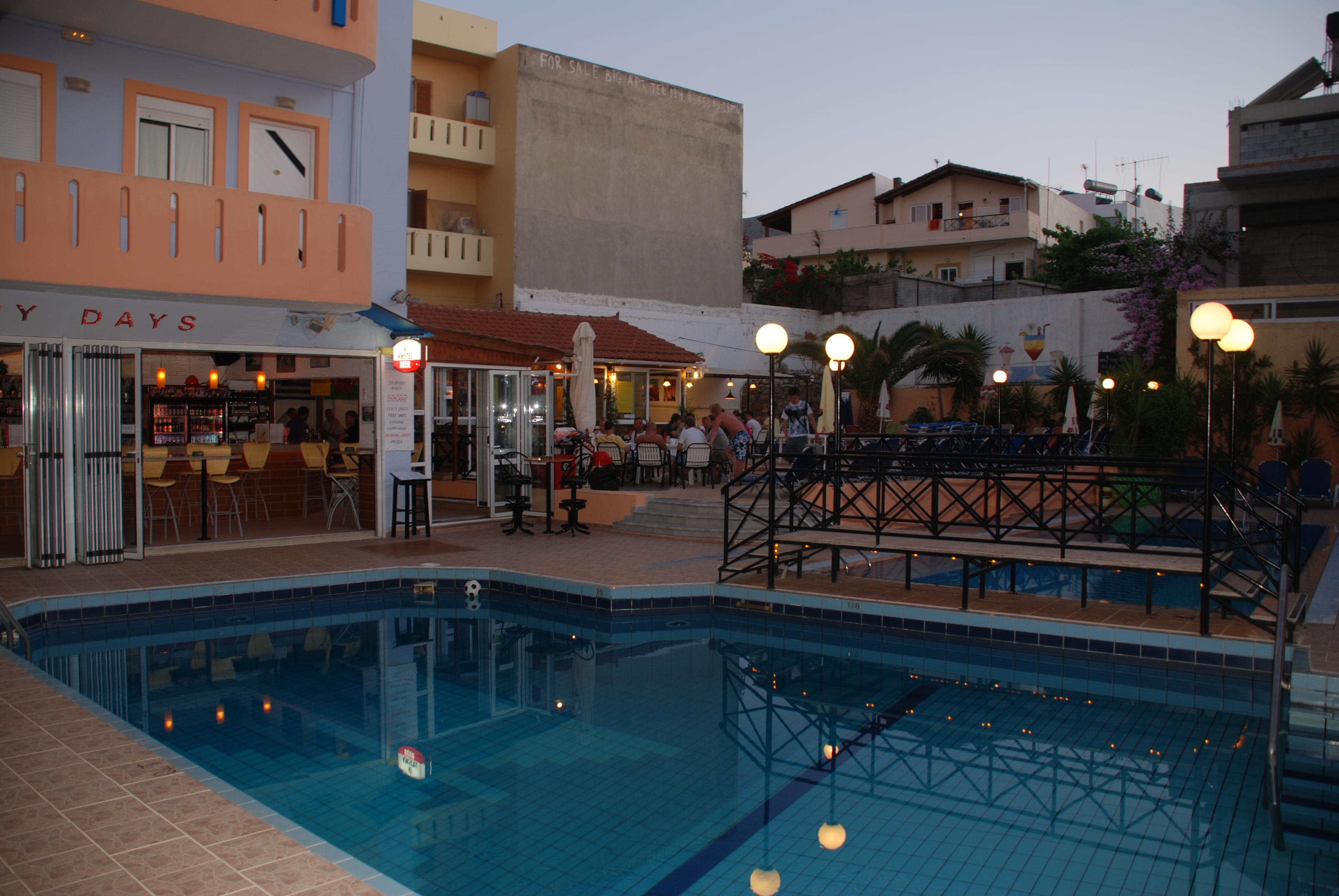 Aparthotel Happy Days