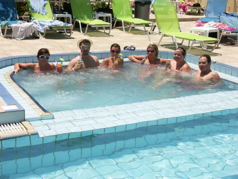 Nikos Hotel 2*