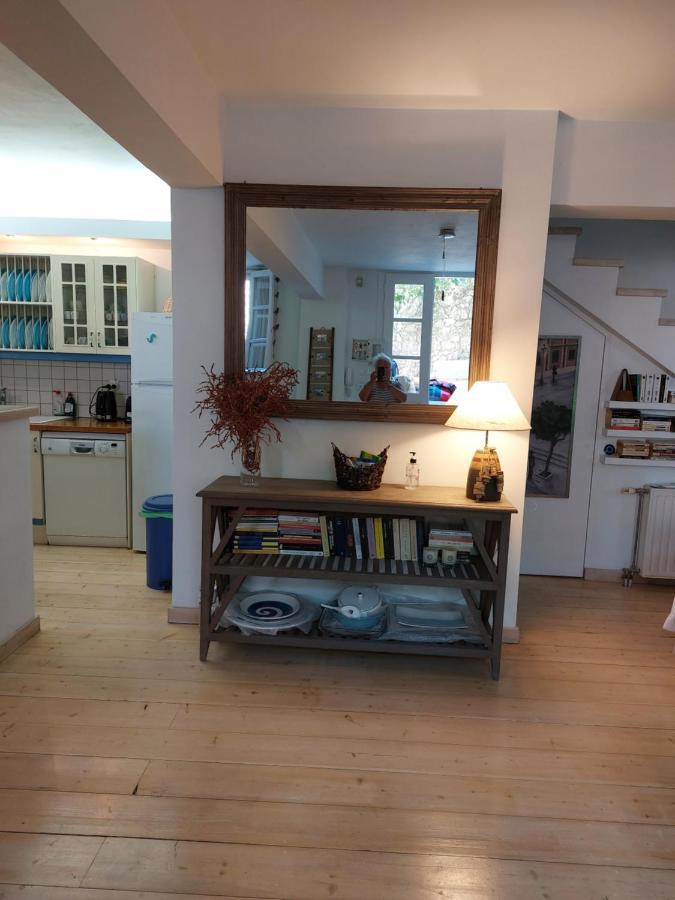 Quiet Home, Down Town * Spetses Town